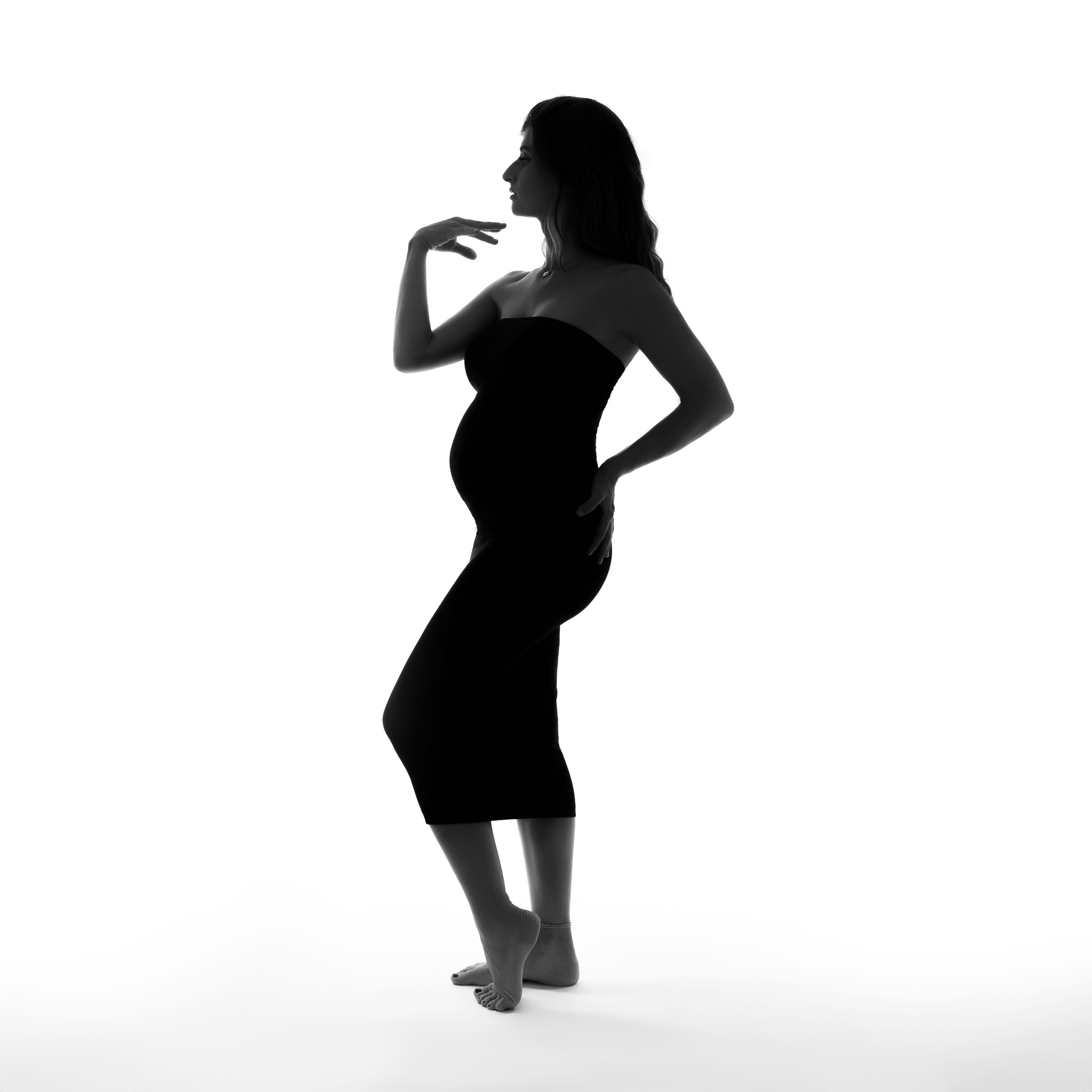 Студийная фотосессия беременности в студии в Ницце, Франция, Лазурка. МАРИЯ ВАЛУЕВА Фотограф в Ницце, Каннах, Монако, Франции, Европе. Фотограф в Стамбуле