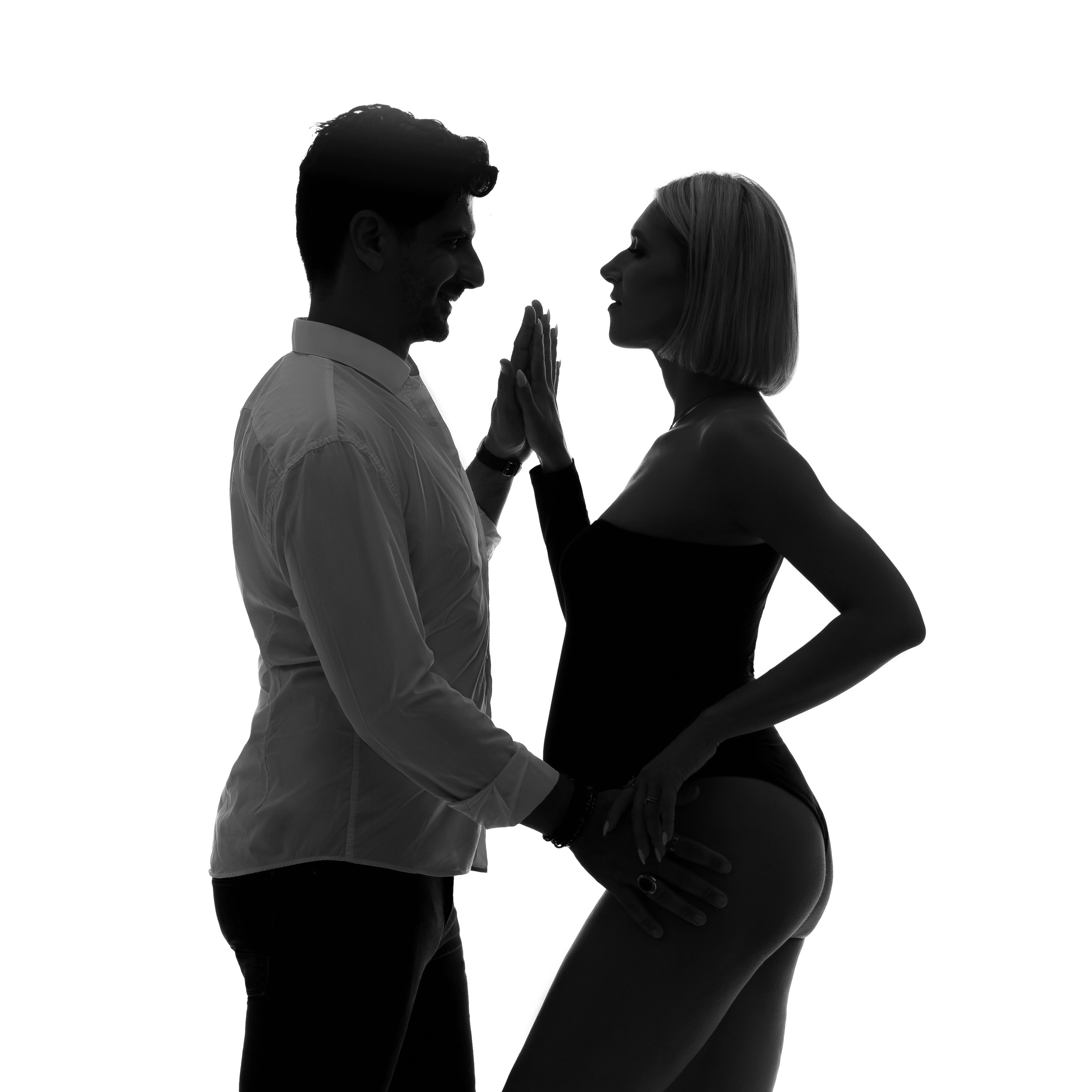 Студийная фотосессия беременности в студии в Ницце, Франция, Лазурный бе. МАРИЯ ВАЛУЕВА Фотограф в Ницце, Каннах, Монако, Франции, Европе. Фотограф в Стамбуле