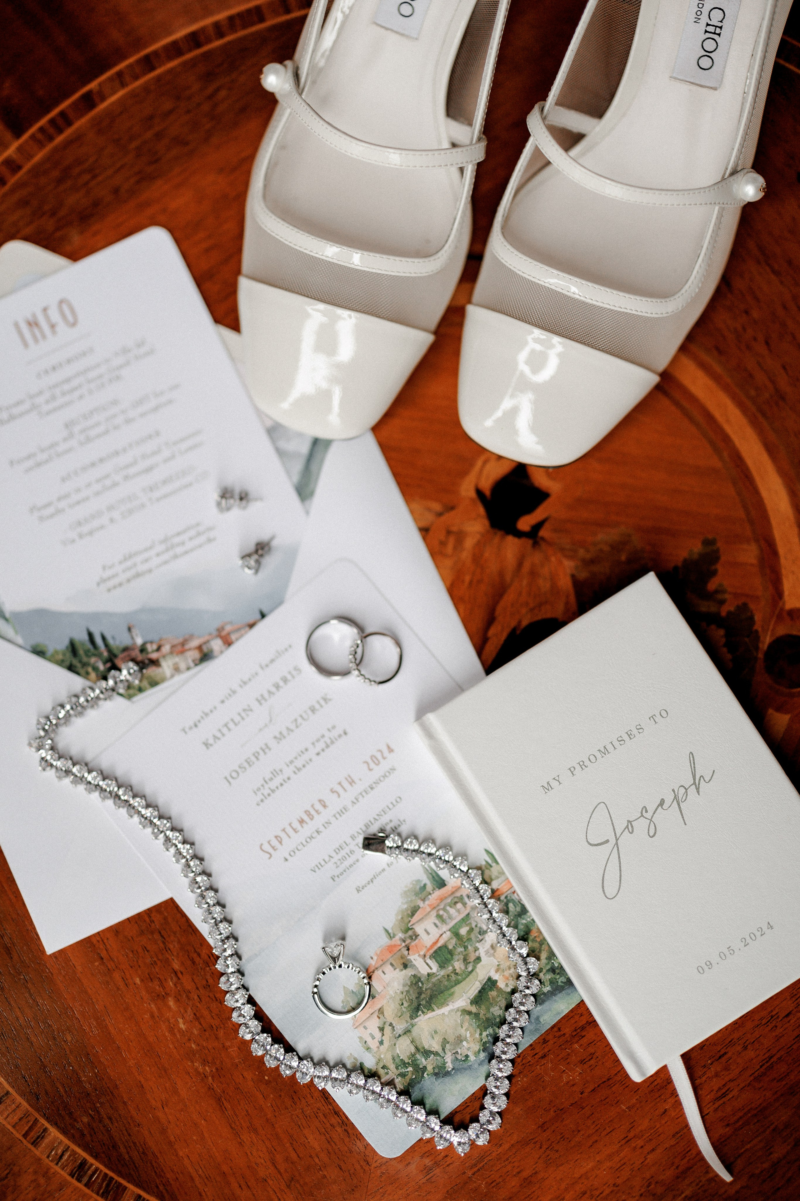 A Timeless & Chic Wedding at Villa Balbianello and Grand Hotel Tremezzo, Lake Como. Wedding and Family Photographer Switzerland and Italy. Valeria Diaz