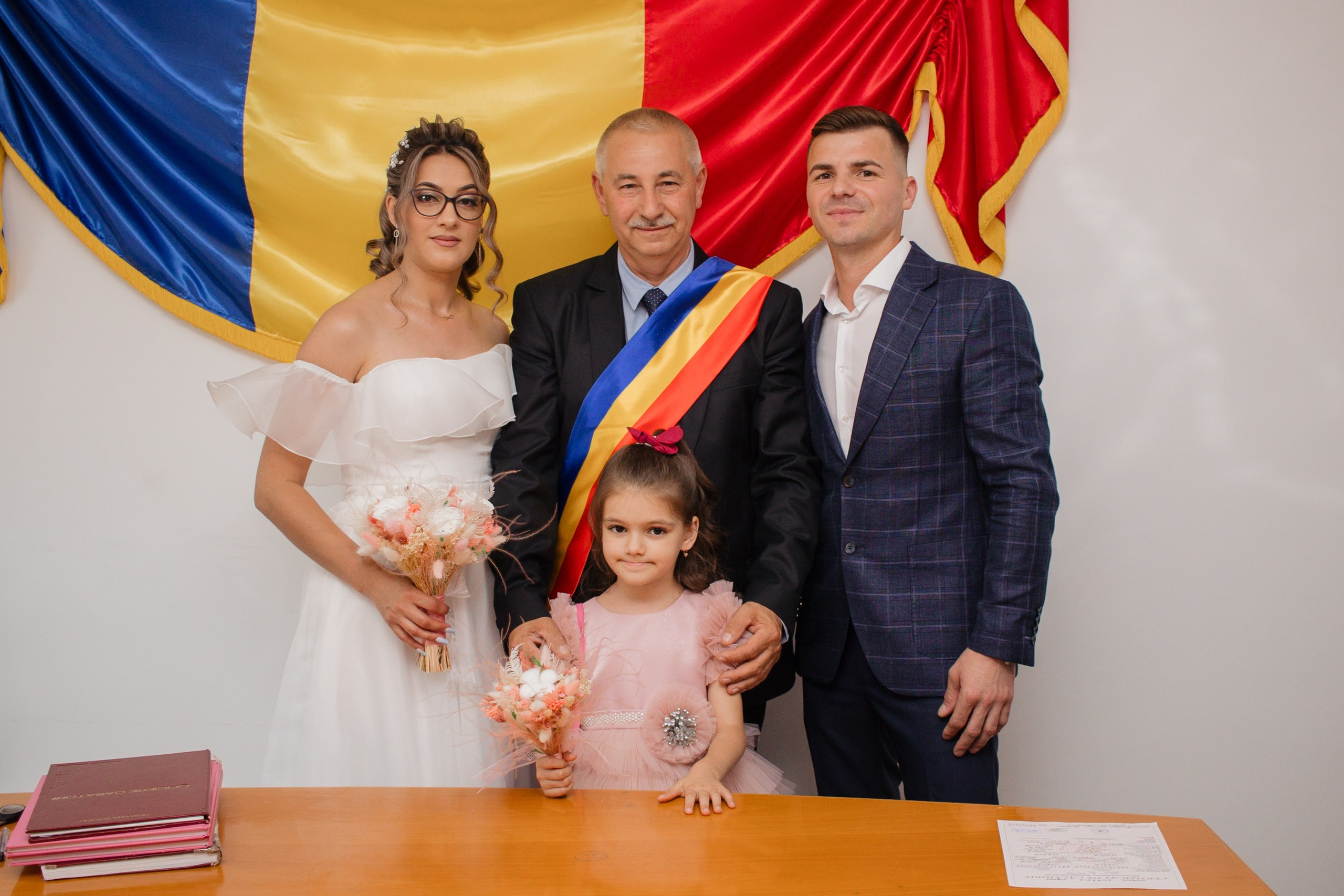 Oana & Vasile. Fotograf si videograf — evenimente si studio