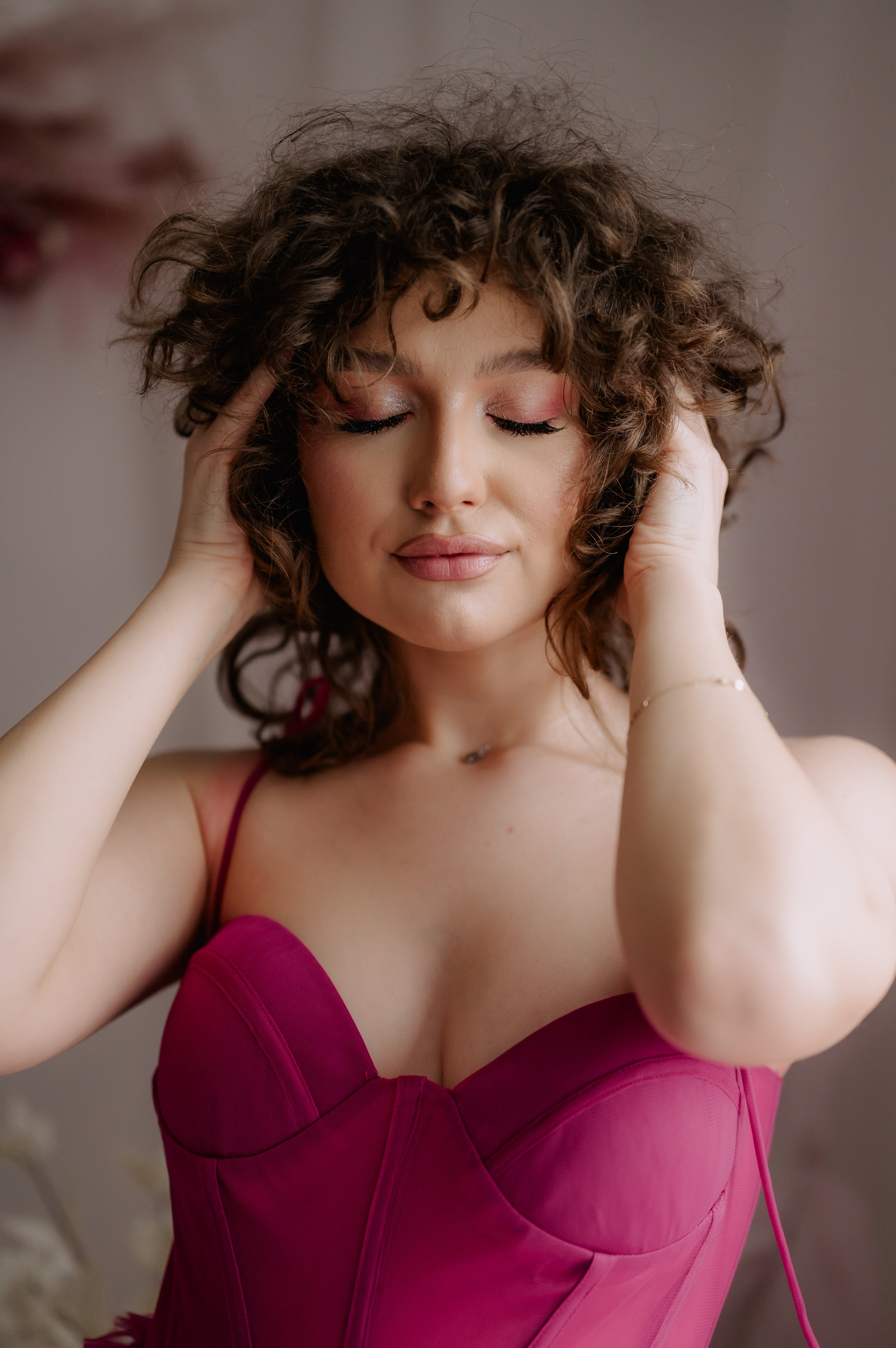 Fotografii in studio. Proud Vision Weddings | Wedding Photography & Film — Servicii profesionale Foto Video Nunta Iasi