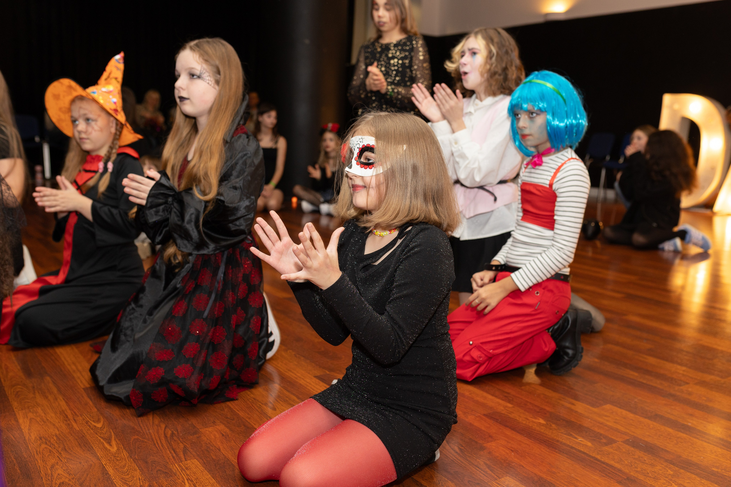 Leo dance studio Helloween 2025. Семейный и детский фотограф в Варшаве Мила Бобровская