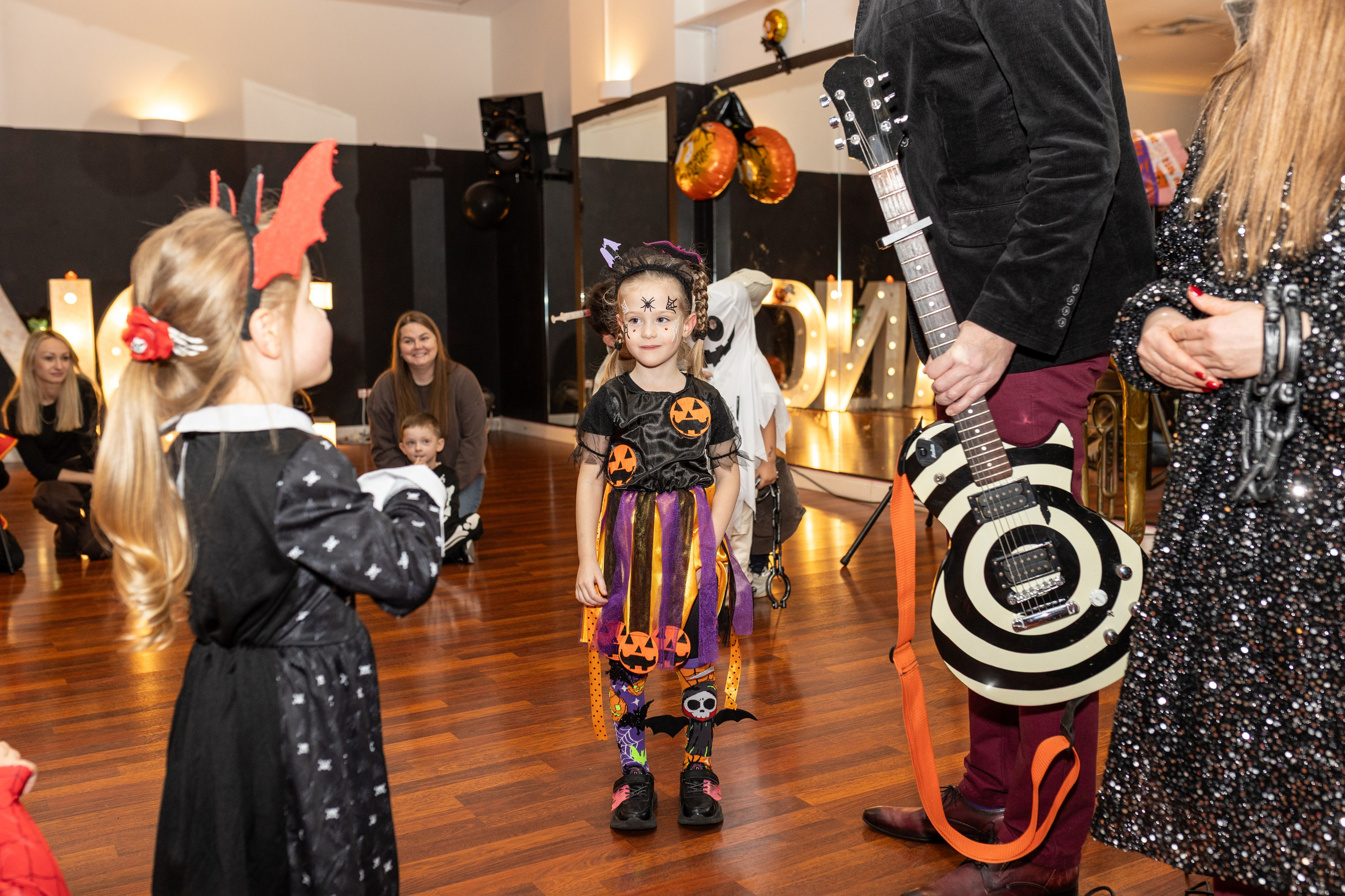 Leo dance studio Helloween 2025. Семейный и детский фотограф в Варшаве Мила Бобровская