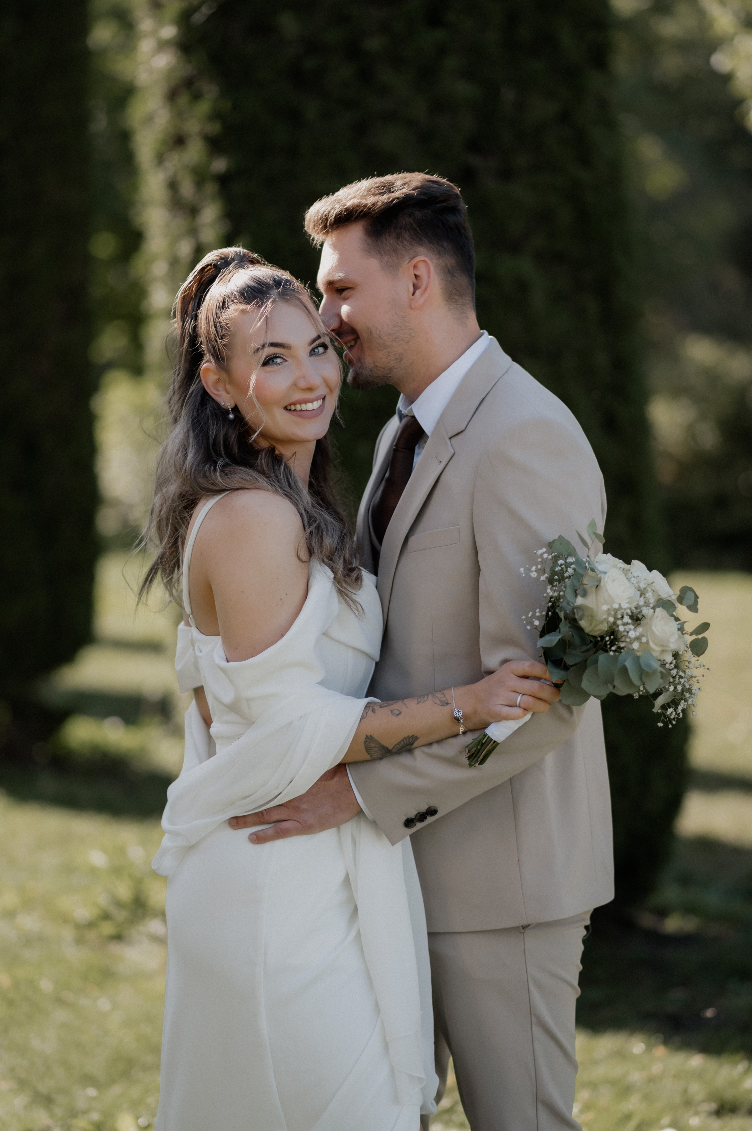 CIVIL WEDDING IN STADTSCHLOSS IN HERRIEDEN. Photographer in Nuremberg Irina Mehnert from Ansbach