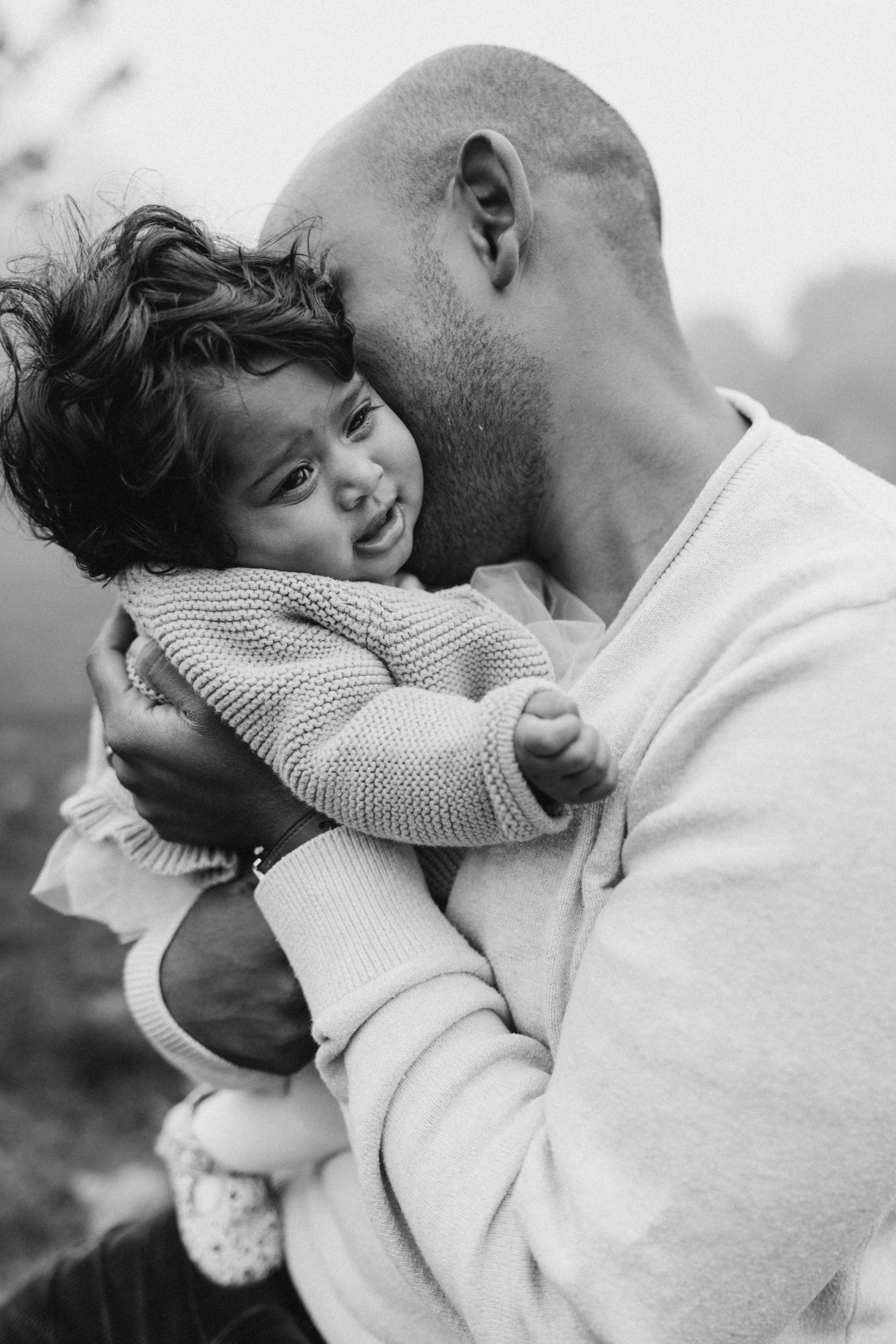 Foggy morning for family hugs. Anastasia Klink, Photographer in London