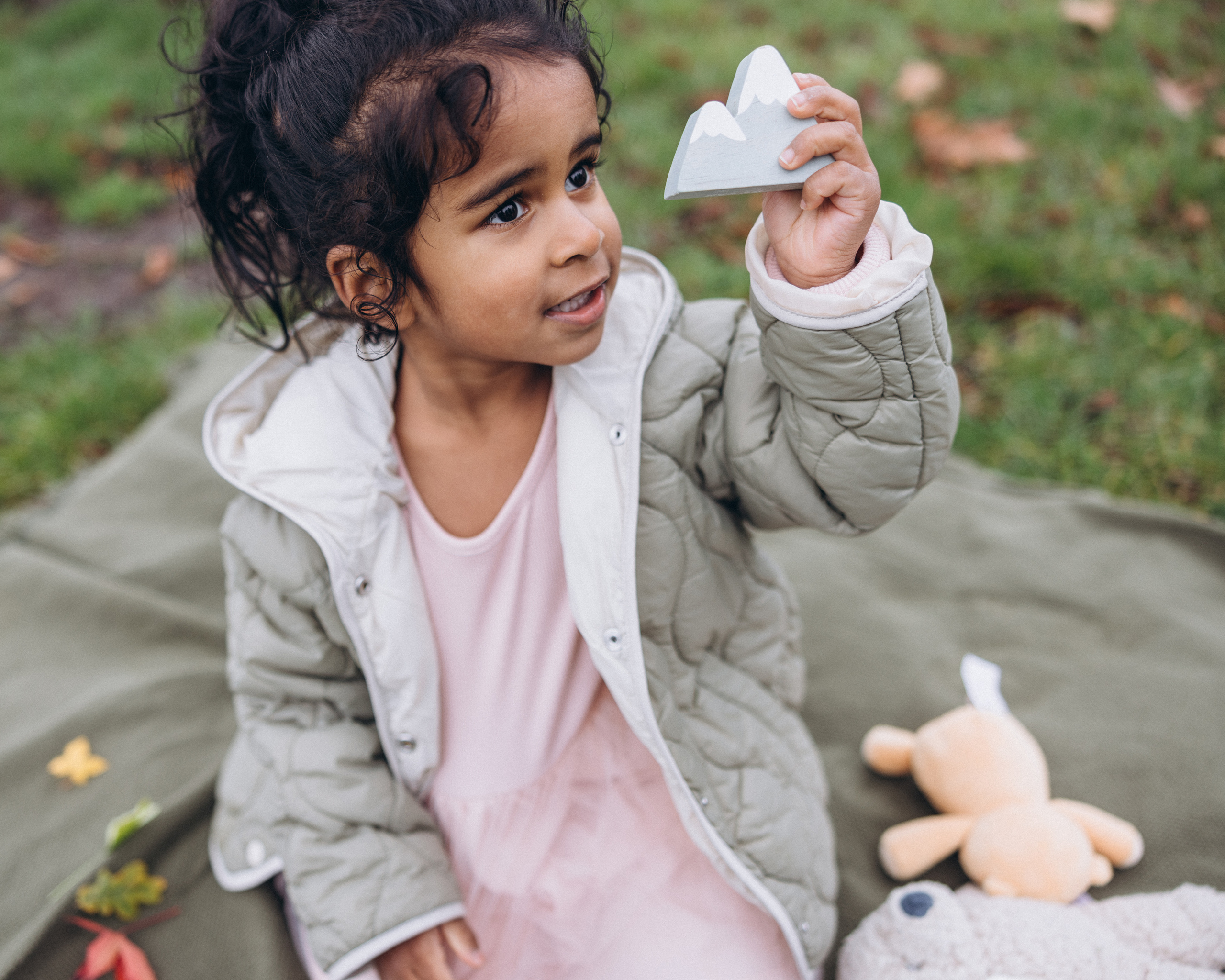Foggy morning for family hugs. Anastasia Klink, Photographer in London
