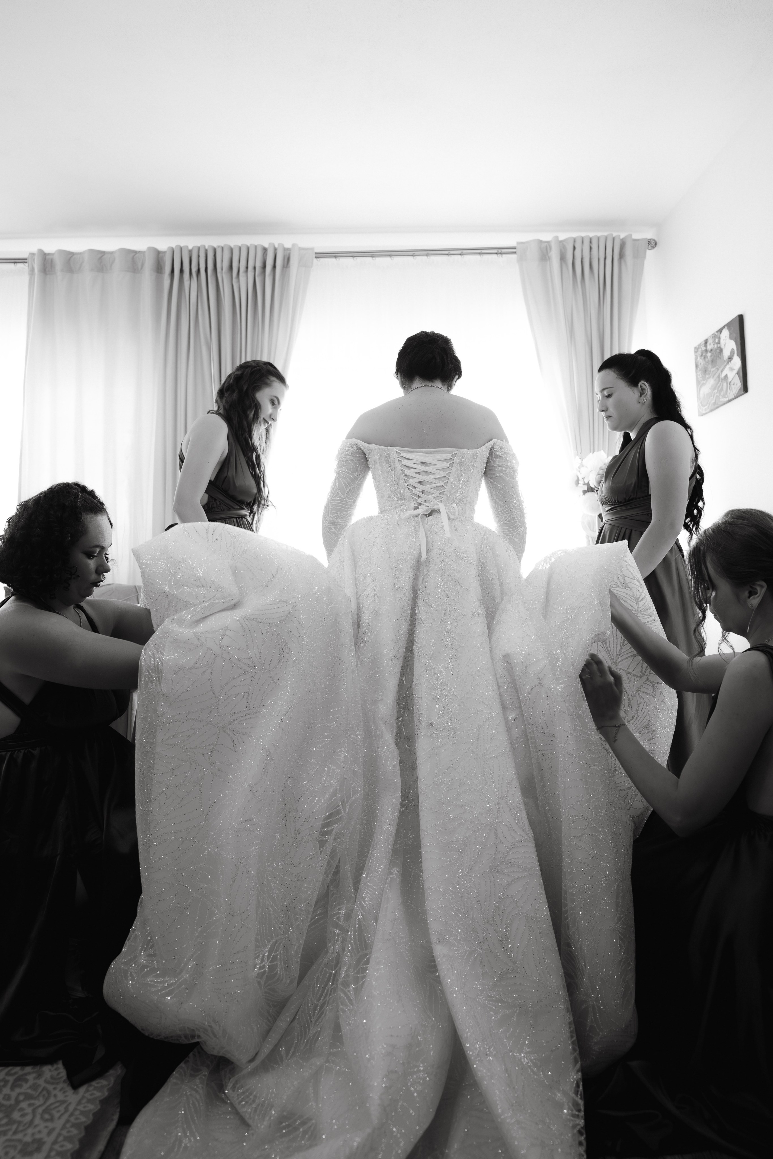 Documentary Weddings. Adrian Aioanei — Fotograf profesionist de nuntă în Iași, Suceava și București. Specializat în evenimente, portrete și fine art