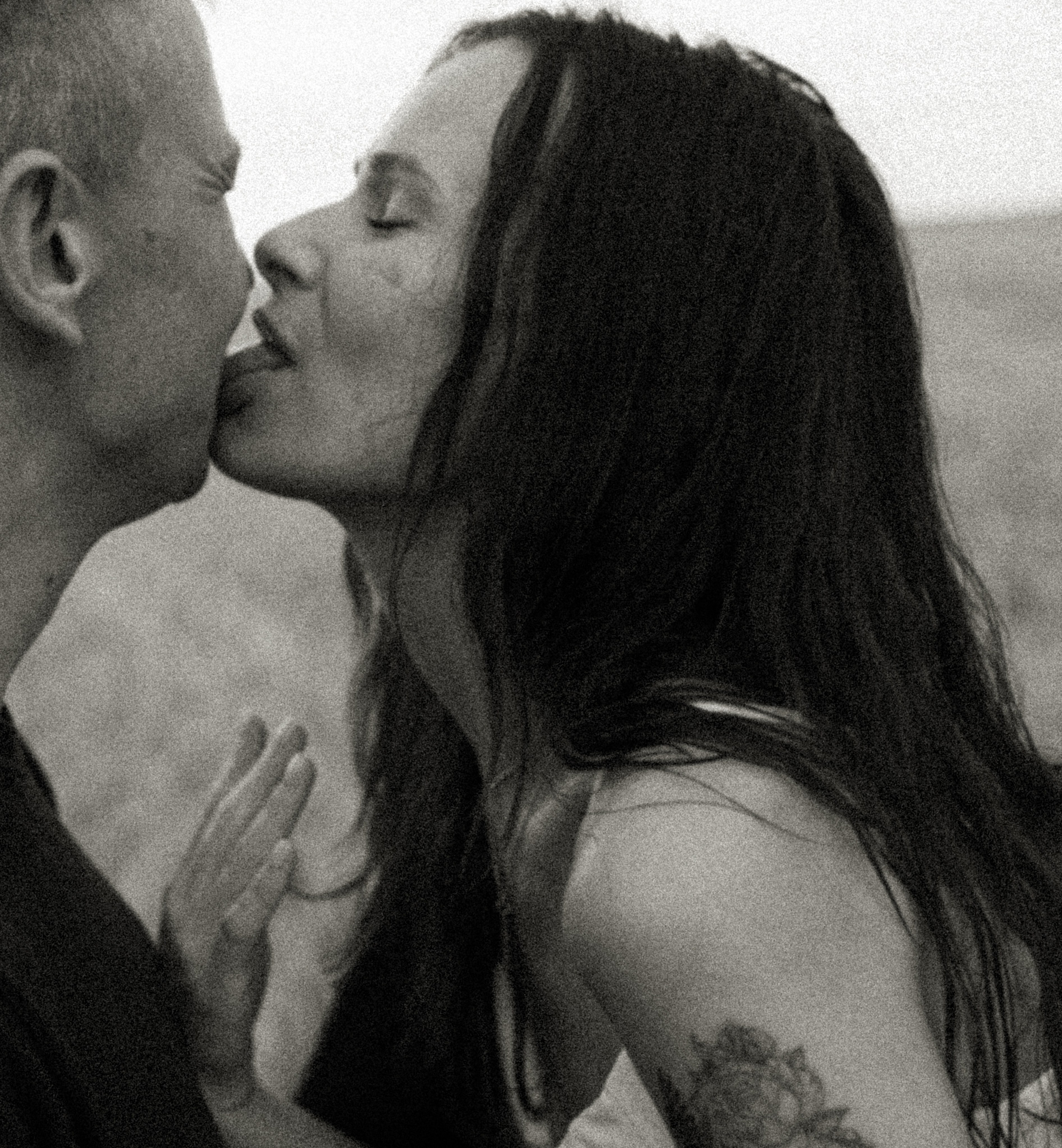 Balade en moto. Histoires d’amour, séances photos de famille et de mariage en France