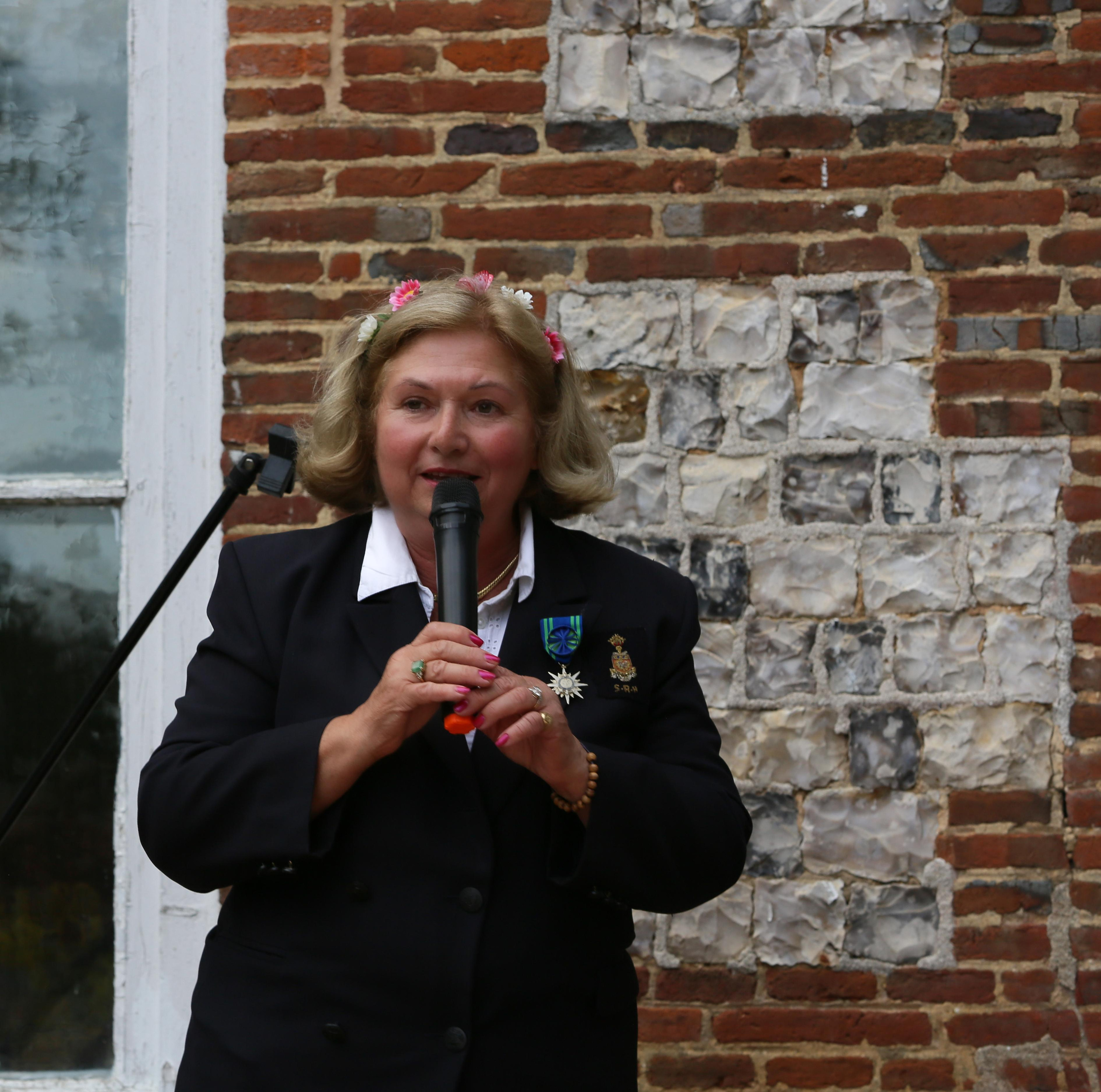 Edouard Philippe remet les insignes à Anne de Bagneaux-Savatier. Natalia Bogdanovska. Films et photographie corporate en France