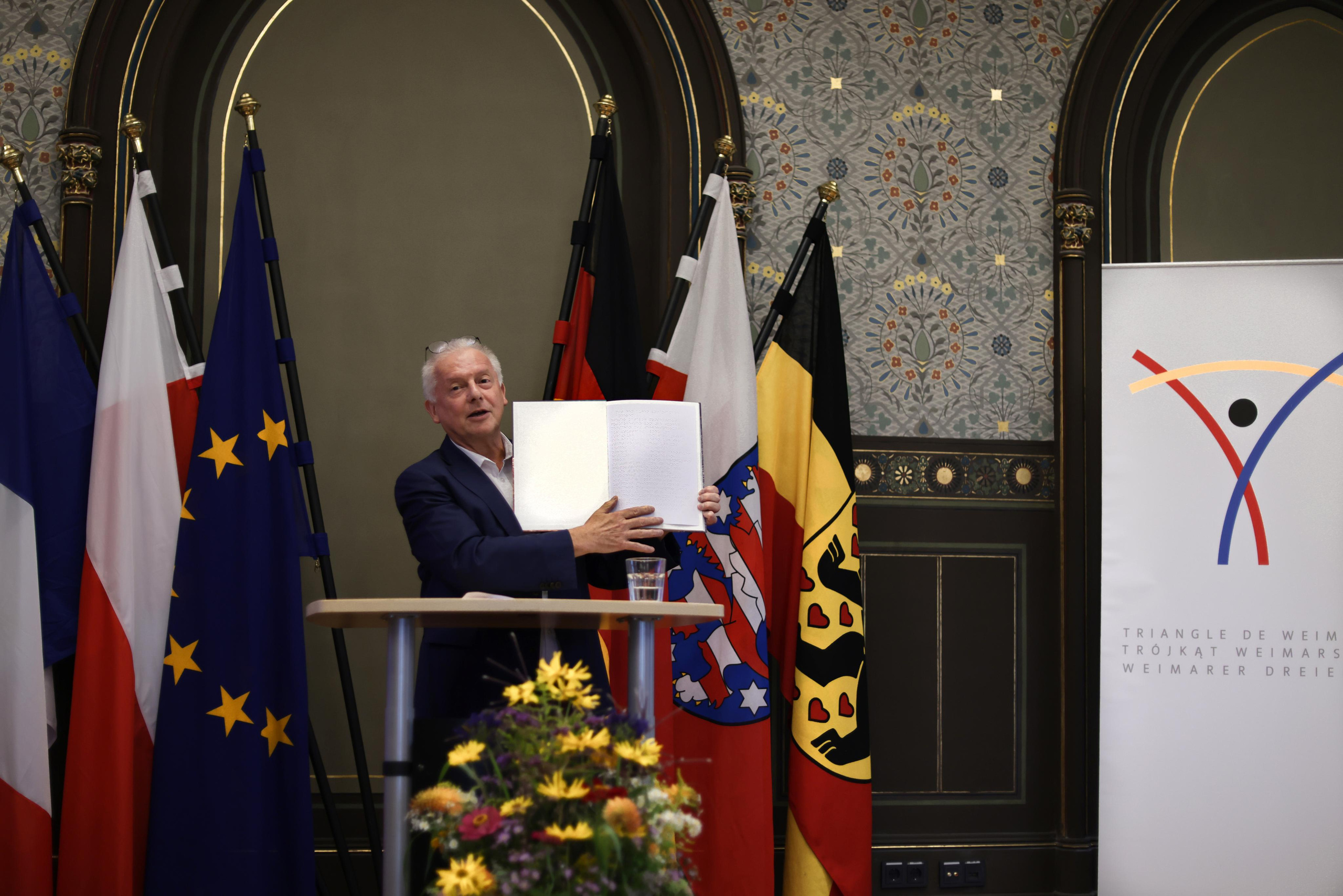 ERIC VAZZOLER. Natalia Bogdanovska. Films et photographie corporate en France