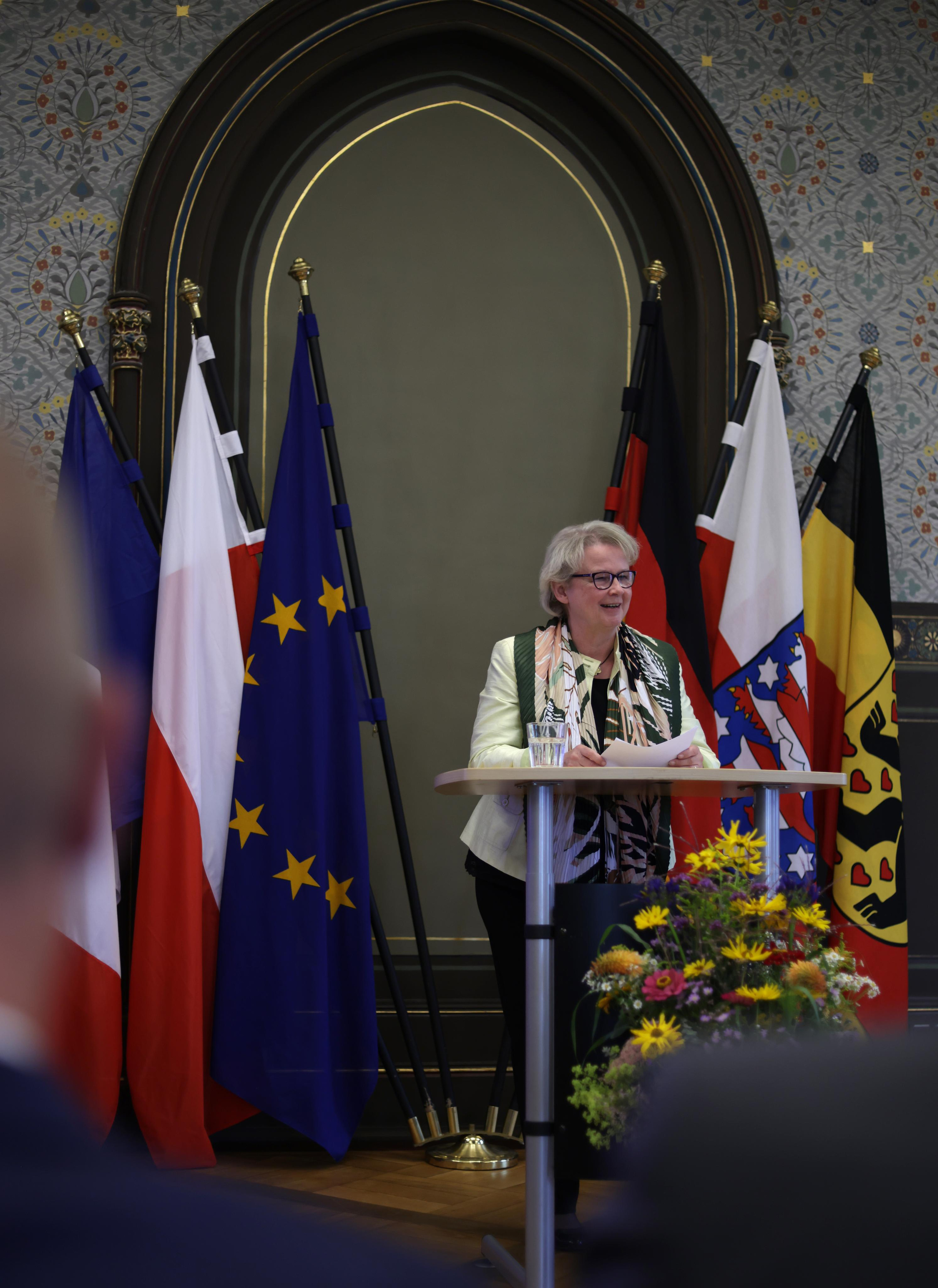 ERIC VAZZOLER. Natalia Bogdanovska. Films et photographie corporate en France