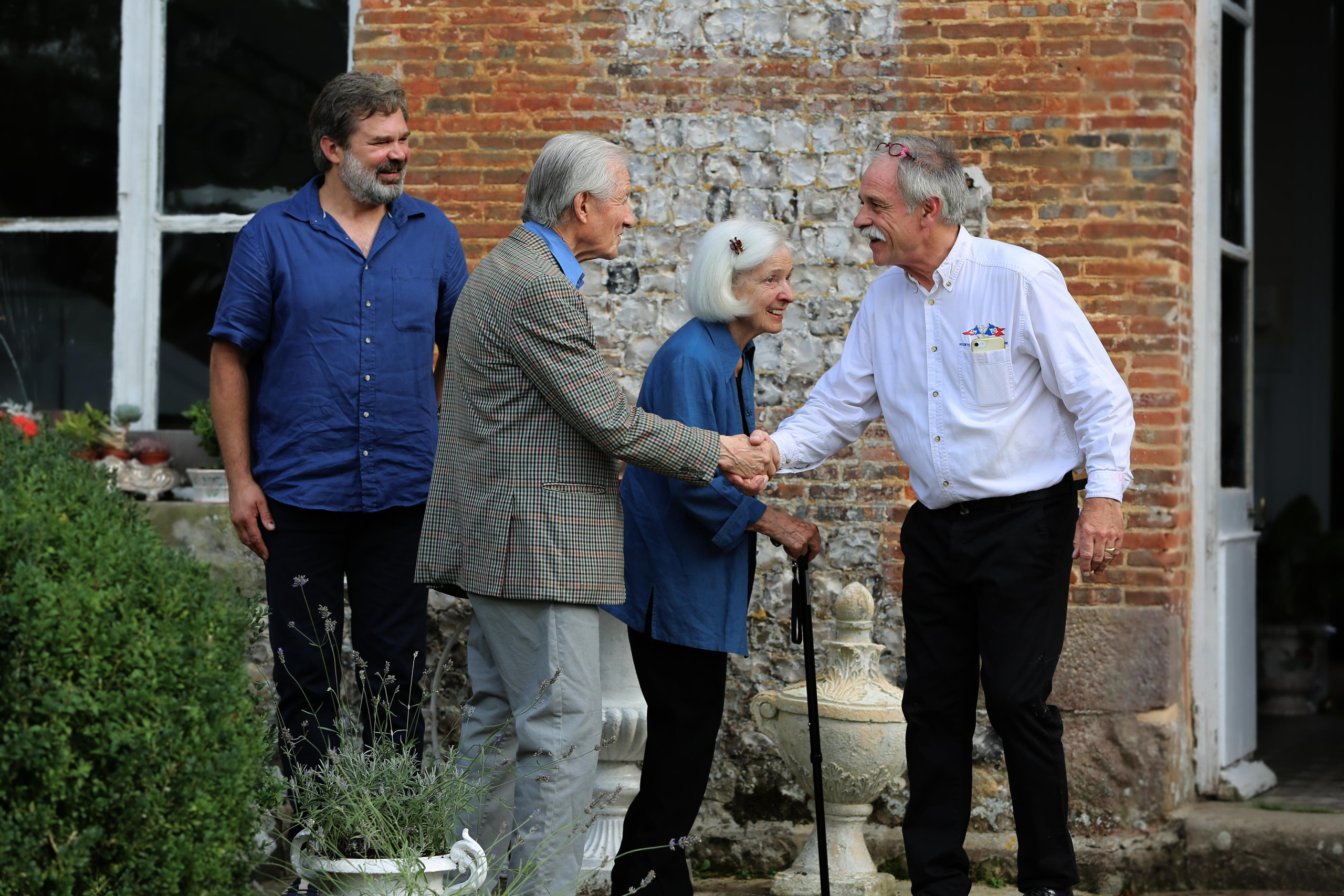 Edouard Philippe remet les insignes à Anne de Bagneaux-Savatier. Natalia Bogdanovska. Films et photographie corporate en France