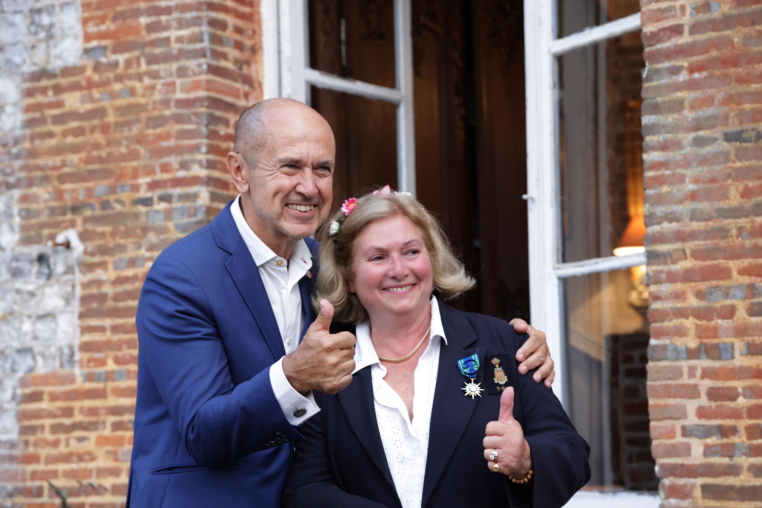 Edouard Philippe remet les insignes à Anne de Bagneaux-Savatier. Natalia Bogdanovska. Films et photographie corporate en France
