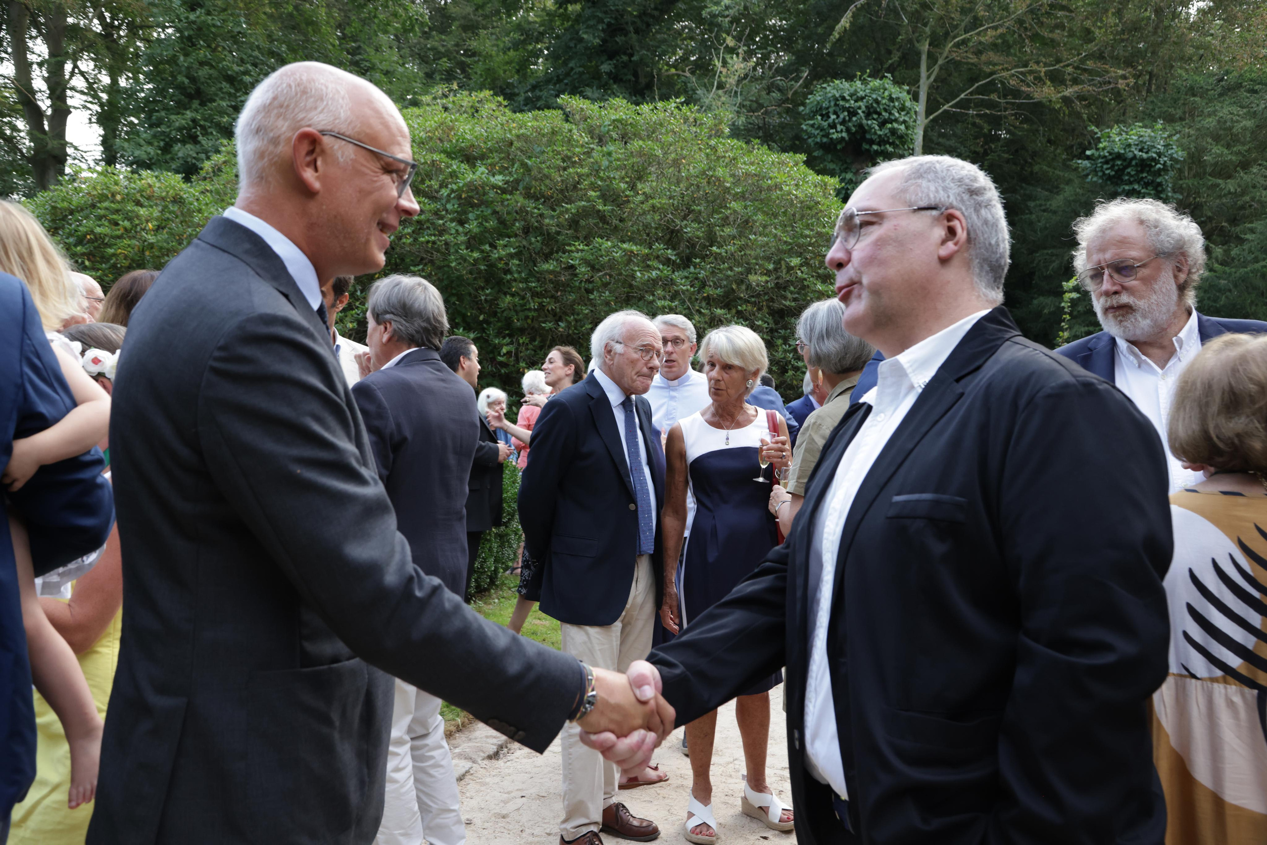 Edouard Philippe remet les insignes à Anne de Bagneaux-Savatier. Natalia Bogdanovska. Films et photographie corporate en France