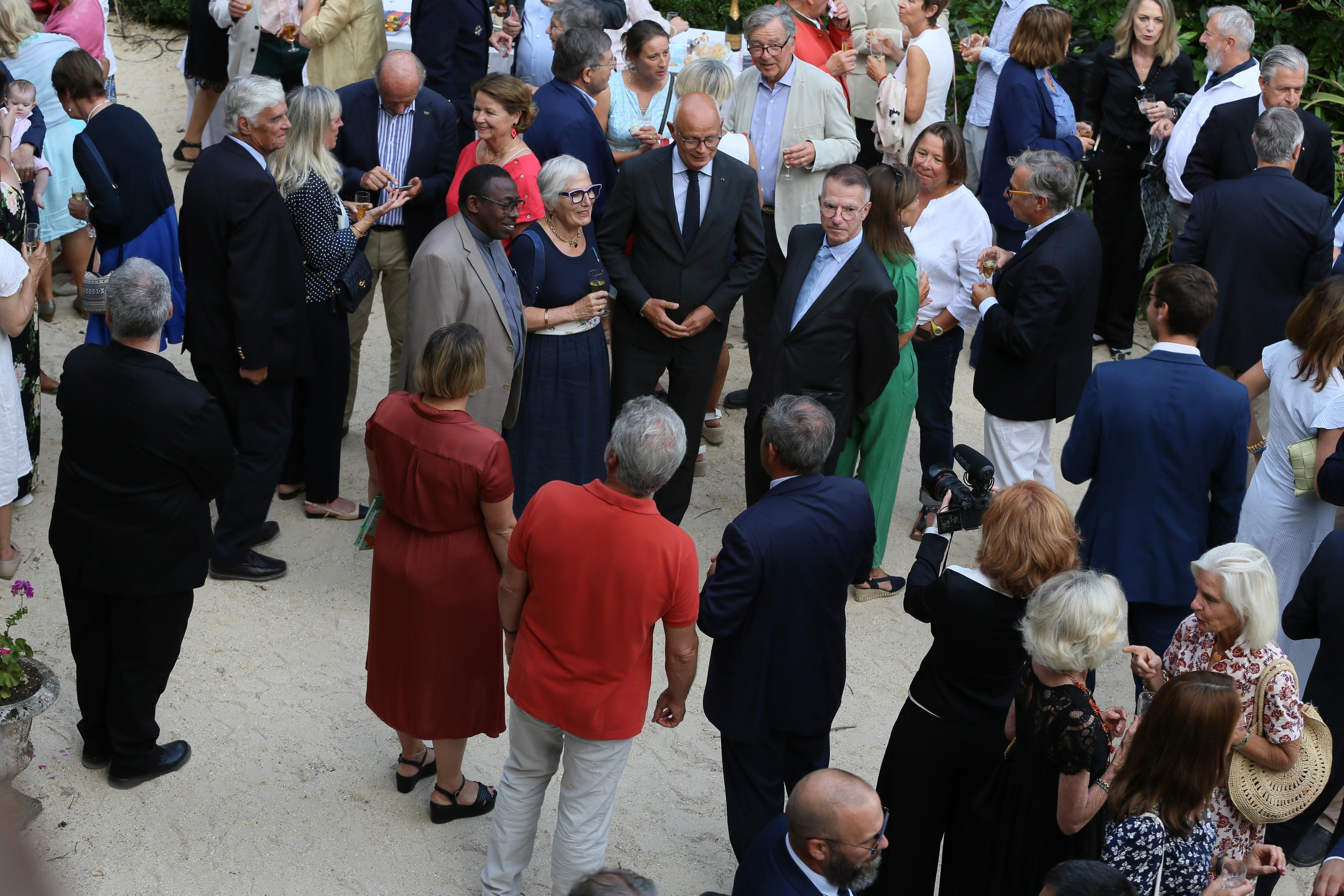 Edouard Philippe remet les insignes à Anne de Bagneaux-Savatier. Natalia Bogdanovska. Films et photographie corporate en France