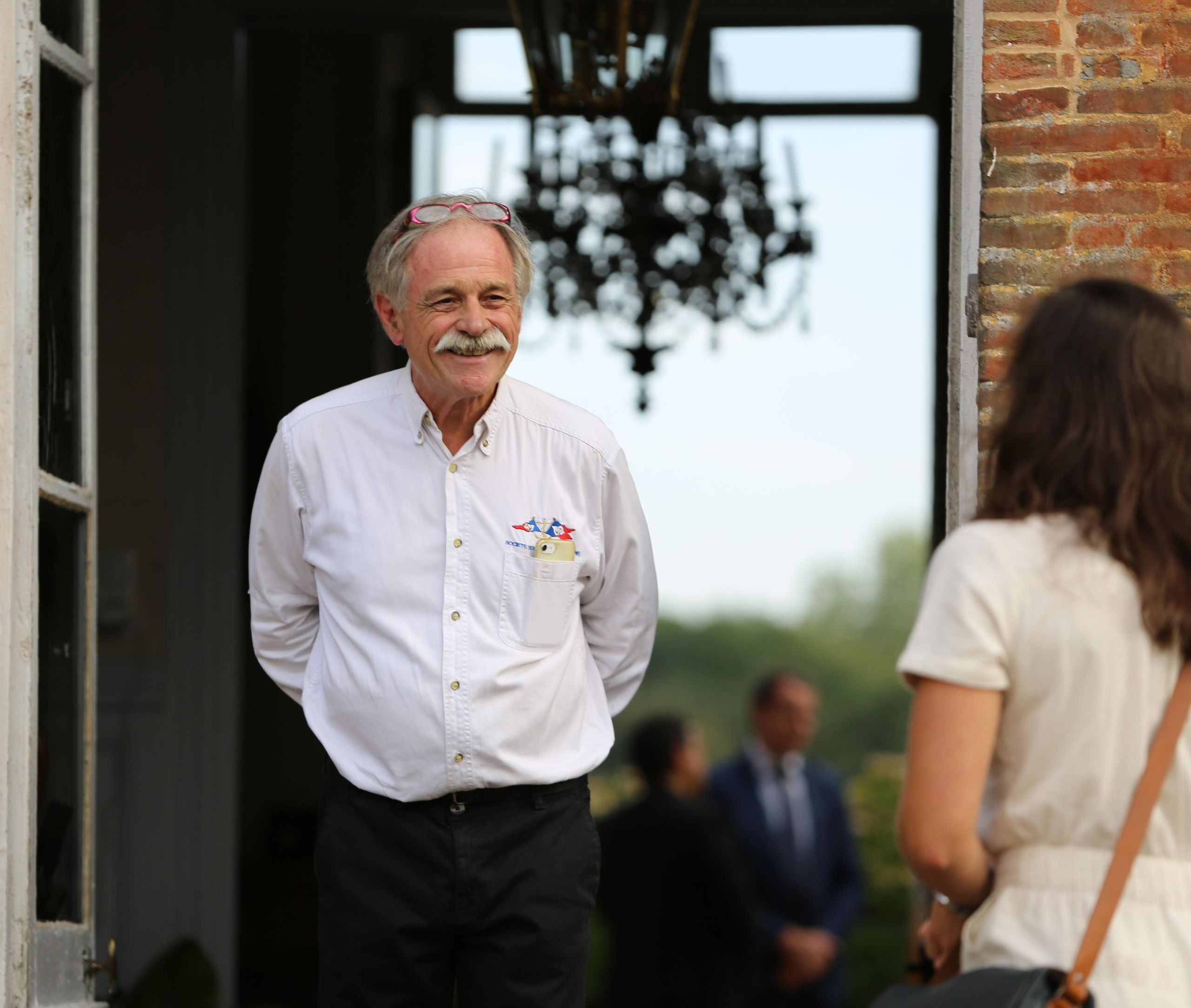 Edouard Philippe remet les insignes à Anne de Bagneaux-Savatier. Natalia Bogdanovska. Films et photographie corporate en France