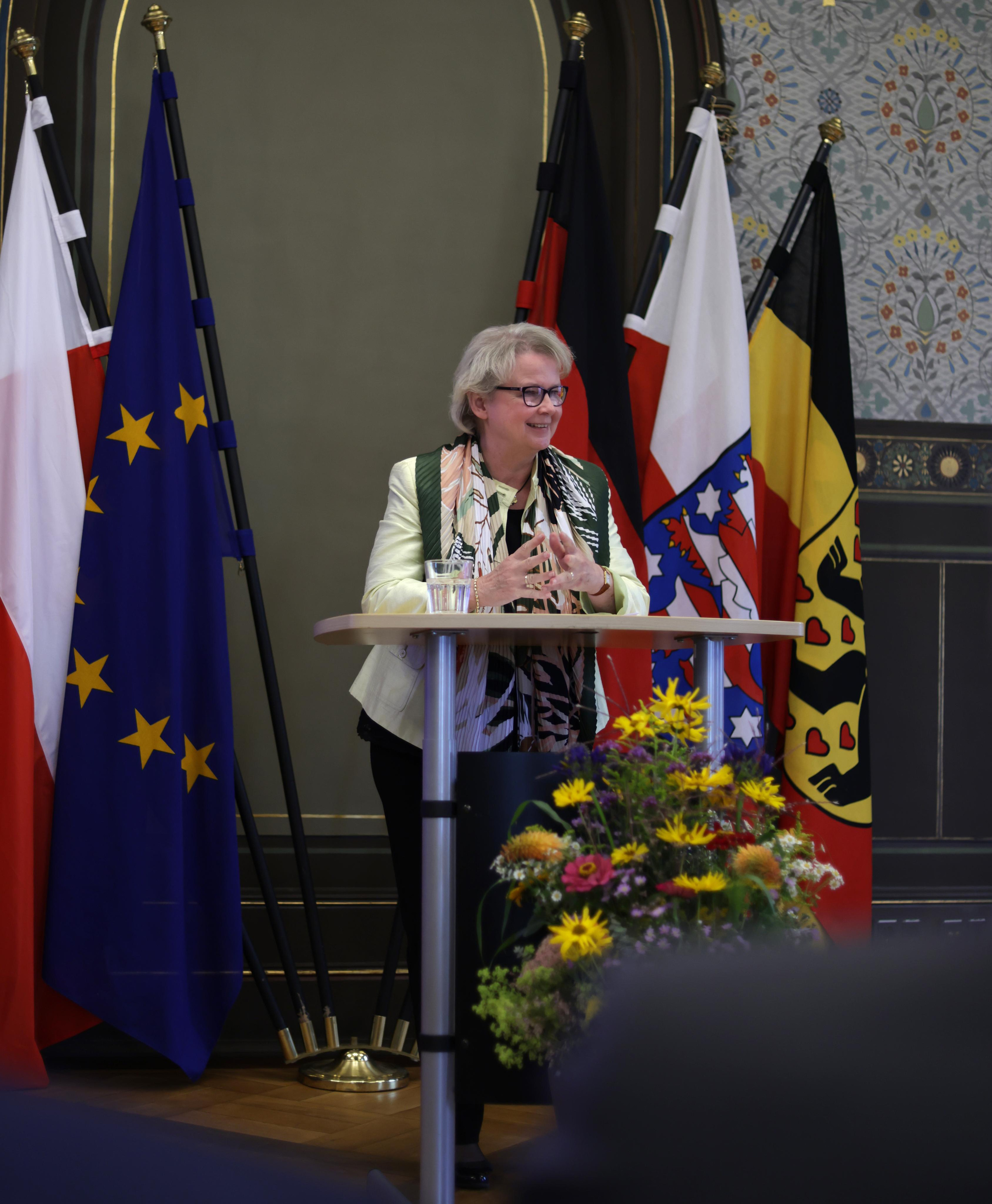 ERIC VAZZOLER. Natalia Bogdanovska. Films et photographie corporate en France