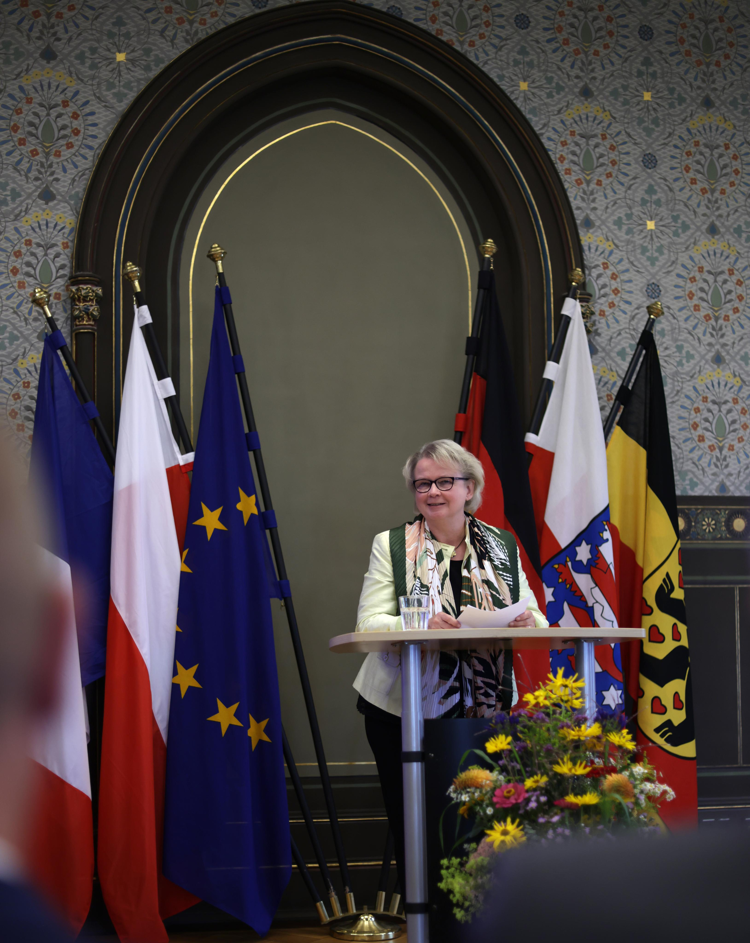 ERIC VAZZOLER. Natalia Bogdanovska. Films et photographie corporate en France