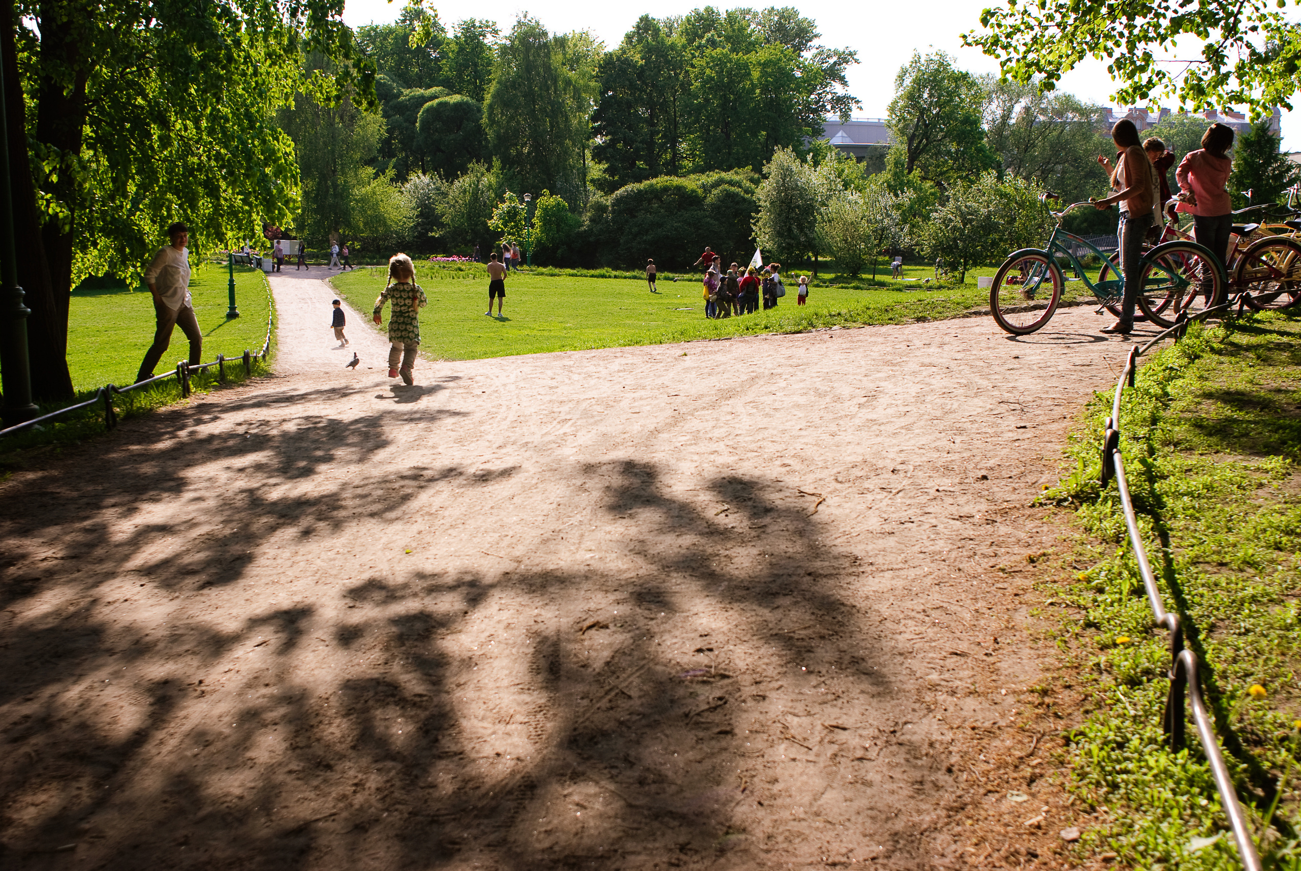 Яна, Катя и Таврический. Год спустя. Виктория Дини. Арт-фотография