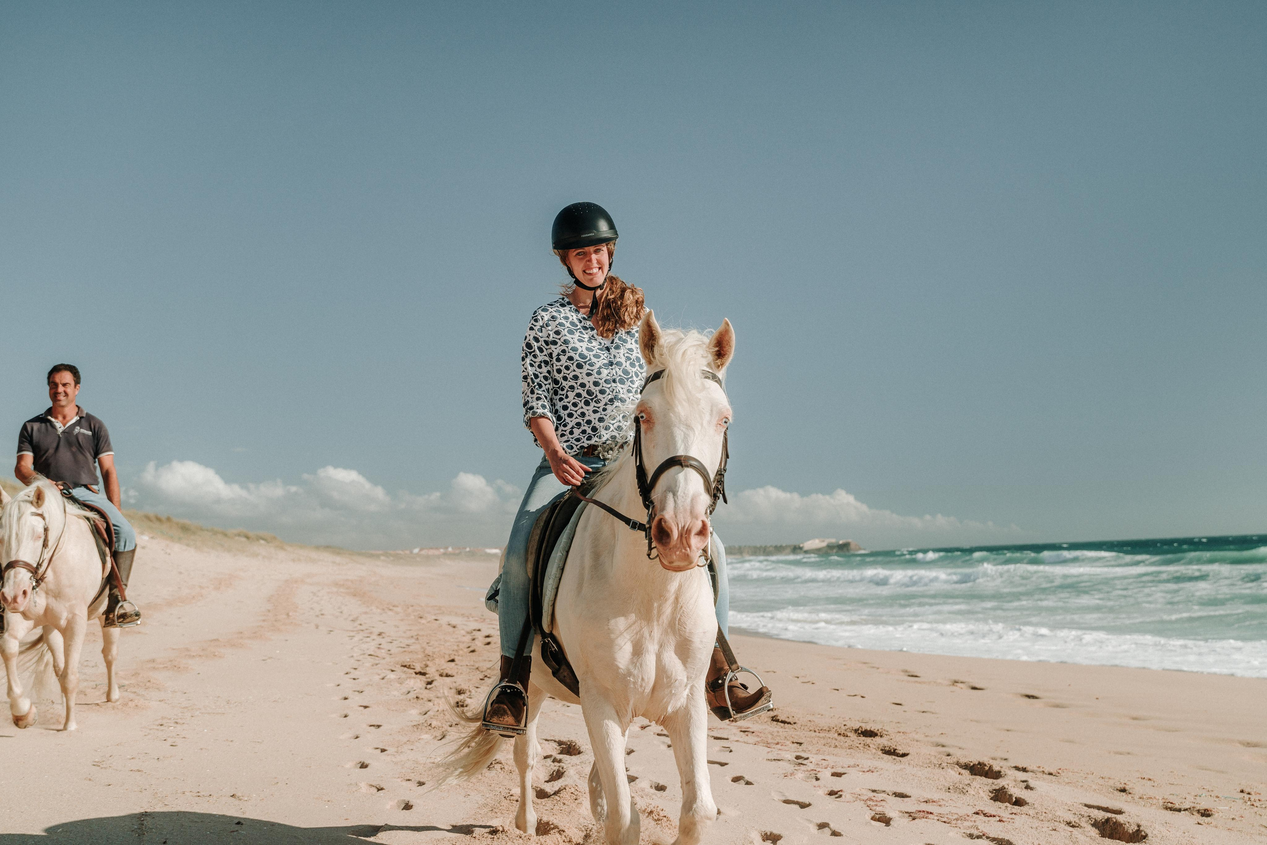 Eco Salgados Agroturismo — Laura & Nicolas. Passeios a Cavalo na Praia Peniche | Eco Salgados Agroturismo