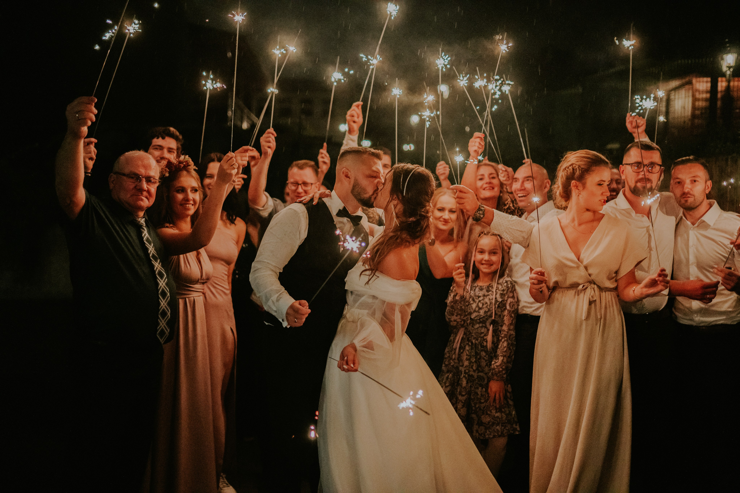 Sala Koralowa w Jaworzu: Opowieść o ślubie Nikoli i Kacpra. Karkowskafoto - fotografia miłości