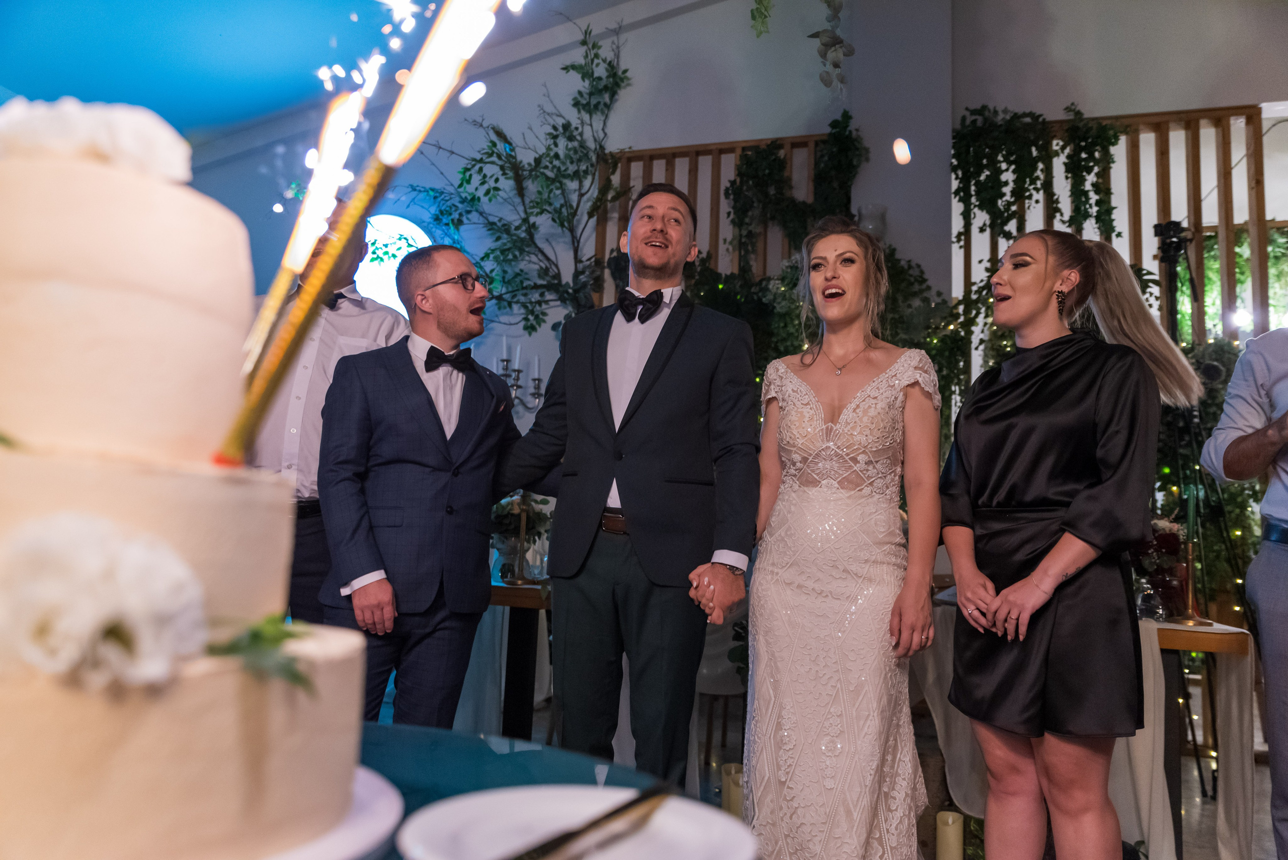 Locație de nuntă, fotograf nuntă, fotograf eveniment, fotograf ceremonie, fotograf petrecere, fotograf mireasă, fotograf mire, decor nunta, fotograf atmosferă, fotograf romantic, fotograf lux, fotograf elegant, fotografii unice, fotografii memorabile, fotograf  România, fotograf nunta Ciresul Salbatic