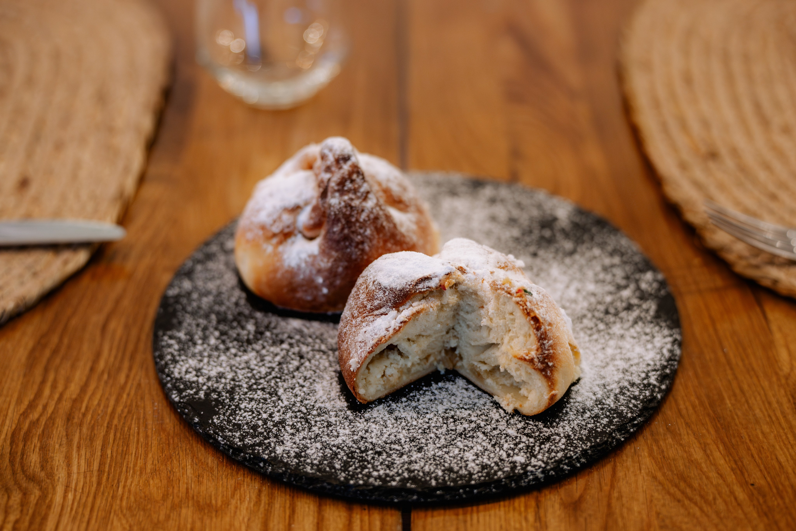 Chalette Gourmet. Proud Vision Weddings | Wedding Photography & Film — Servicii profesionale Foto Video Nunta Iasi