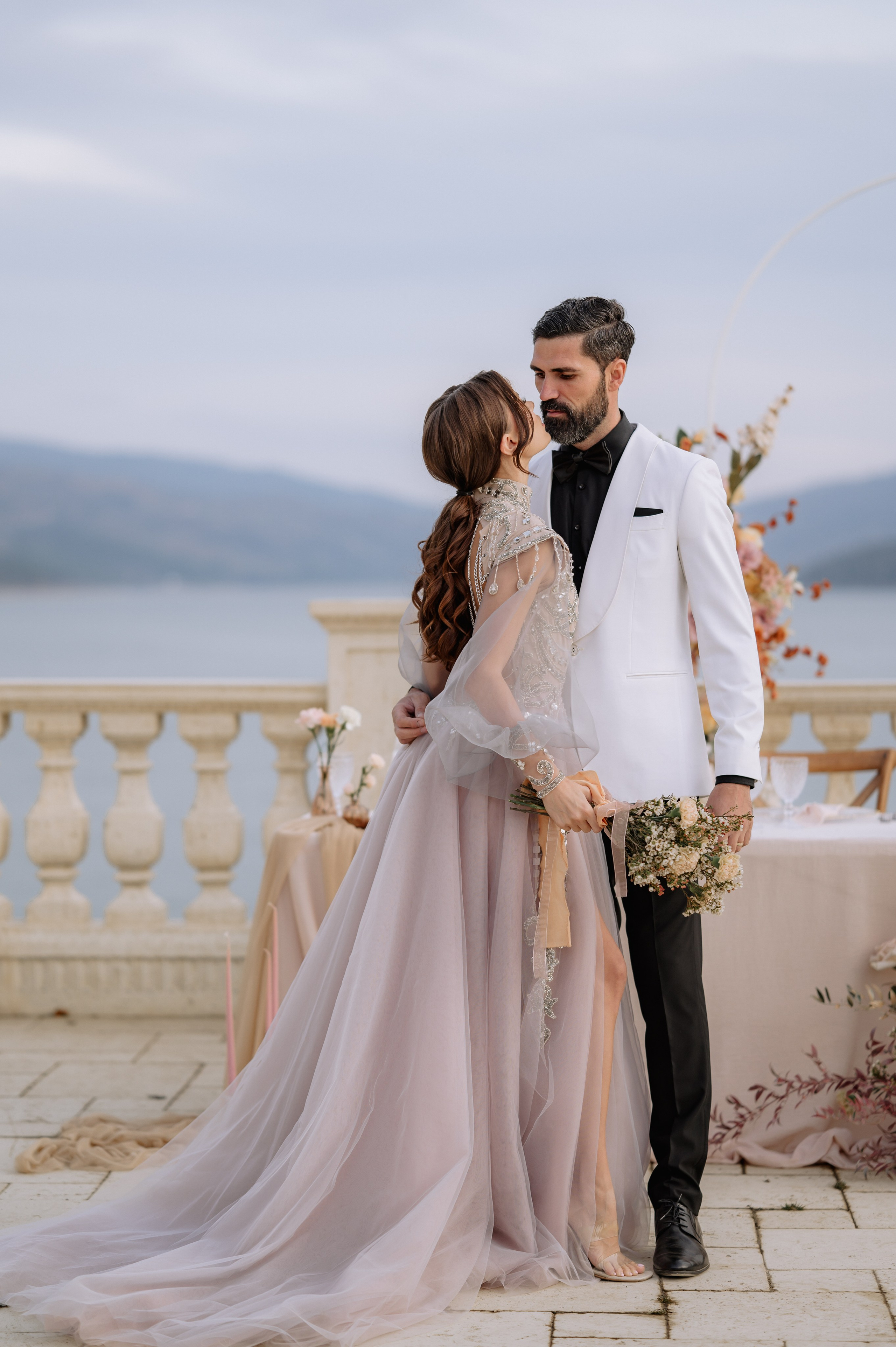 Sedinta foto nunta la Gradinile Romane , Neamt. Proud Vision Weddings | Wedding Photography & Film — Servicii profesionale Foto Video Nunta Iasi