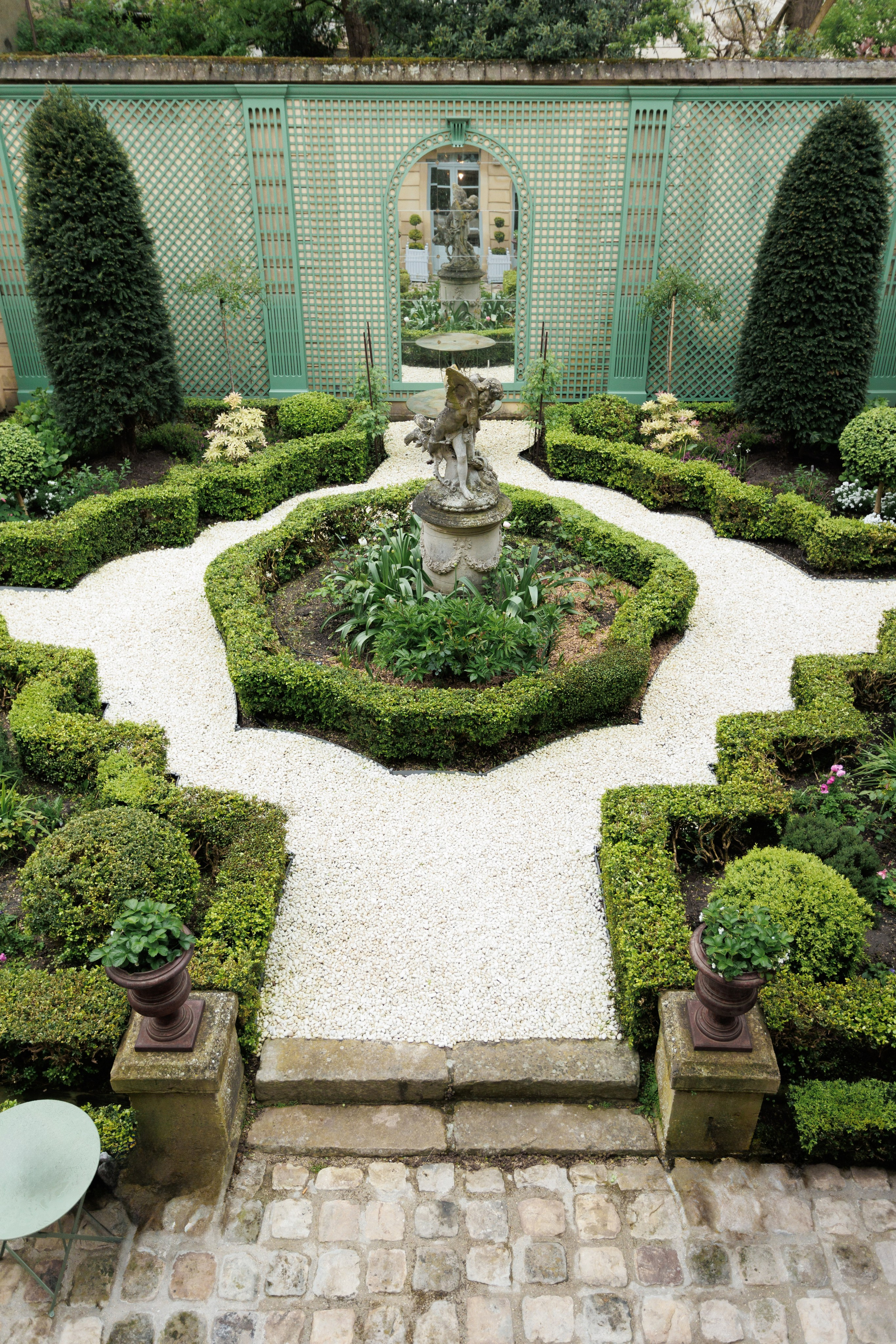 L’Hôtel de Bouillon Vivianne & Yannick