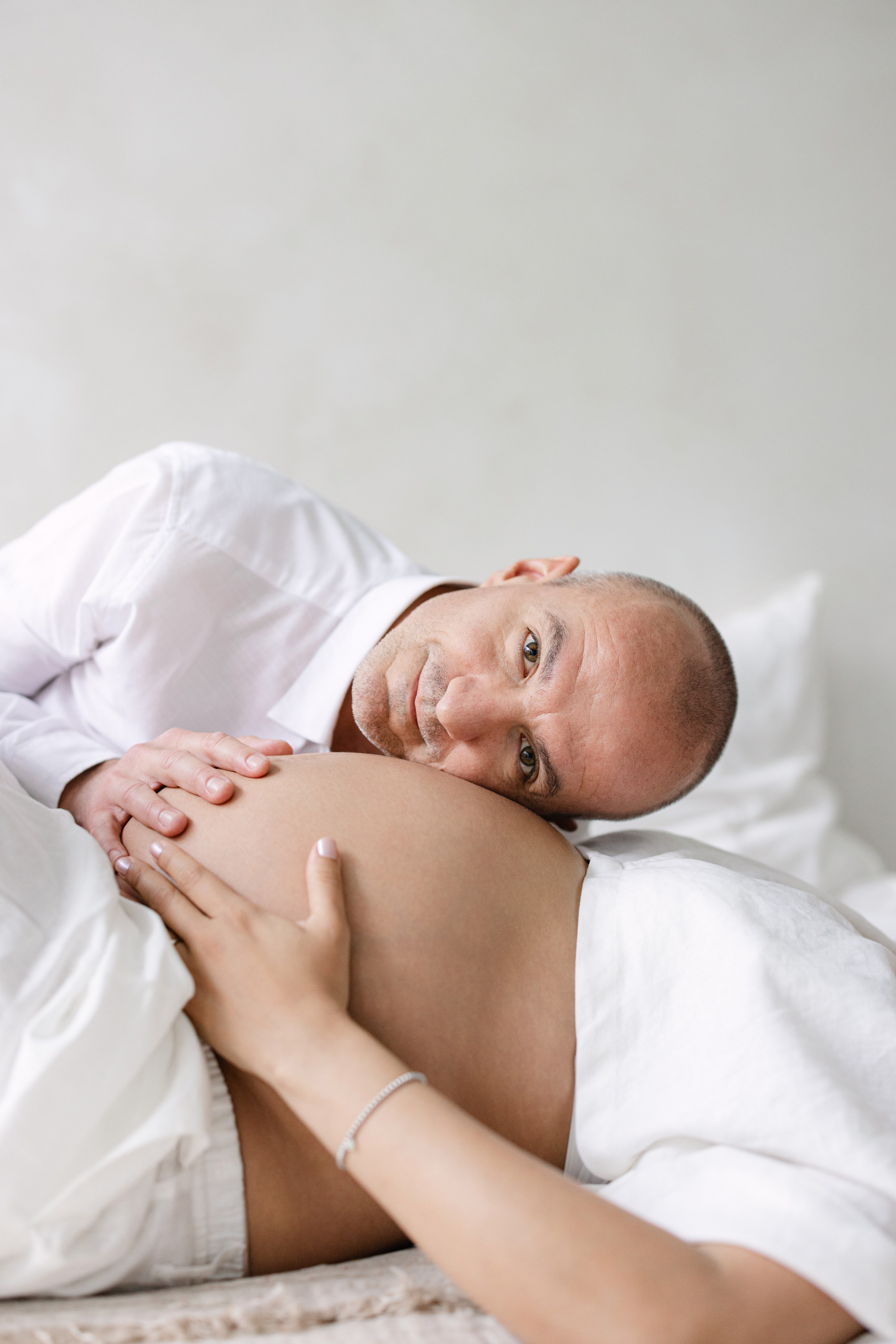 Zeitlose und moderne Schwangerschaftsfotografie in Zürich & Uster — natürlich, unkompliziert und ohne Kitsch. Wedding and Family Photographer Switzerland and Italy. Valeria Diaz