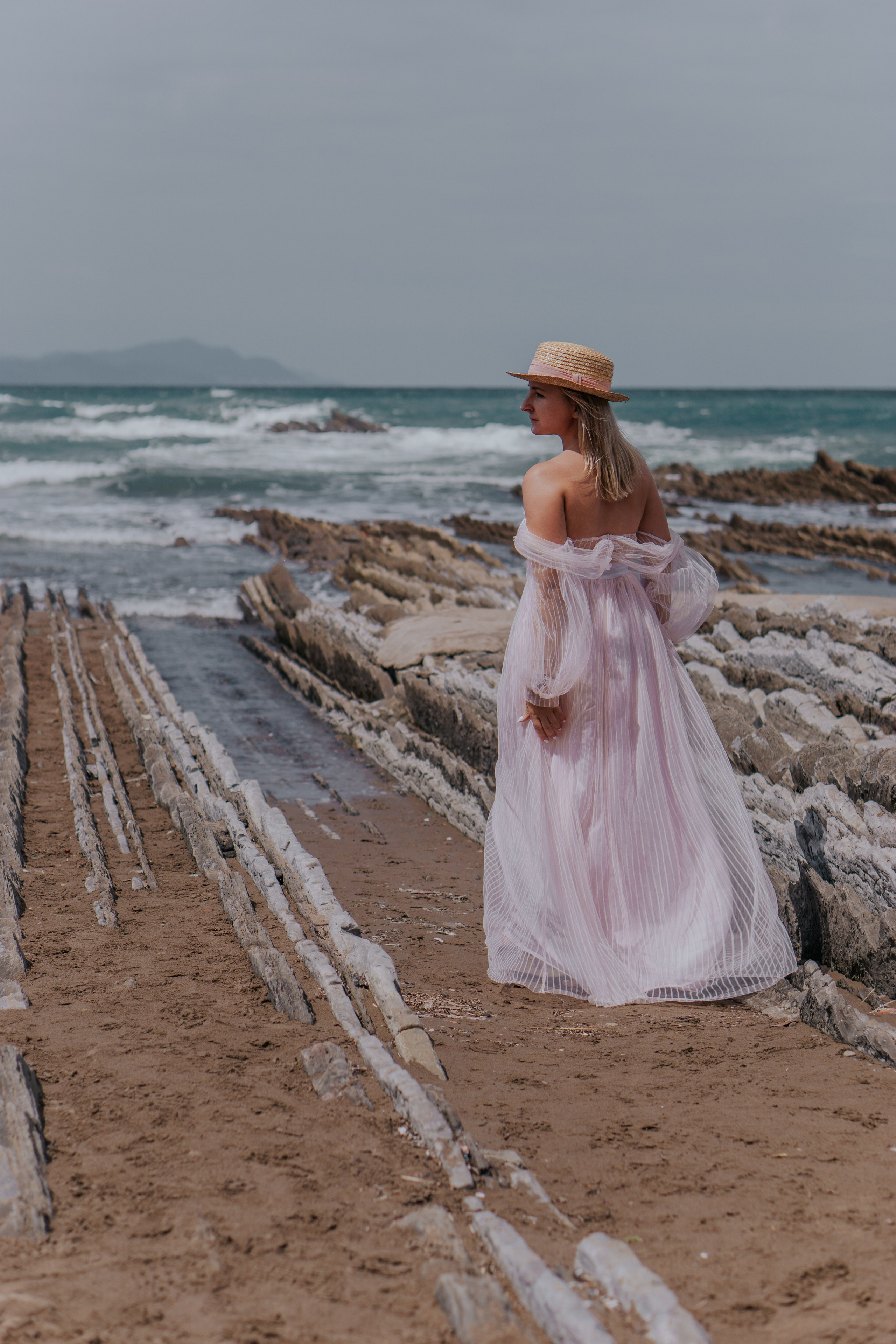 Barcelona Wow Dress Rental Luxury Photoshoot. DiaFoto — Wow Photographer in Barcelona | Premium Barcelona Photoshoot Experience