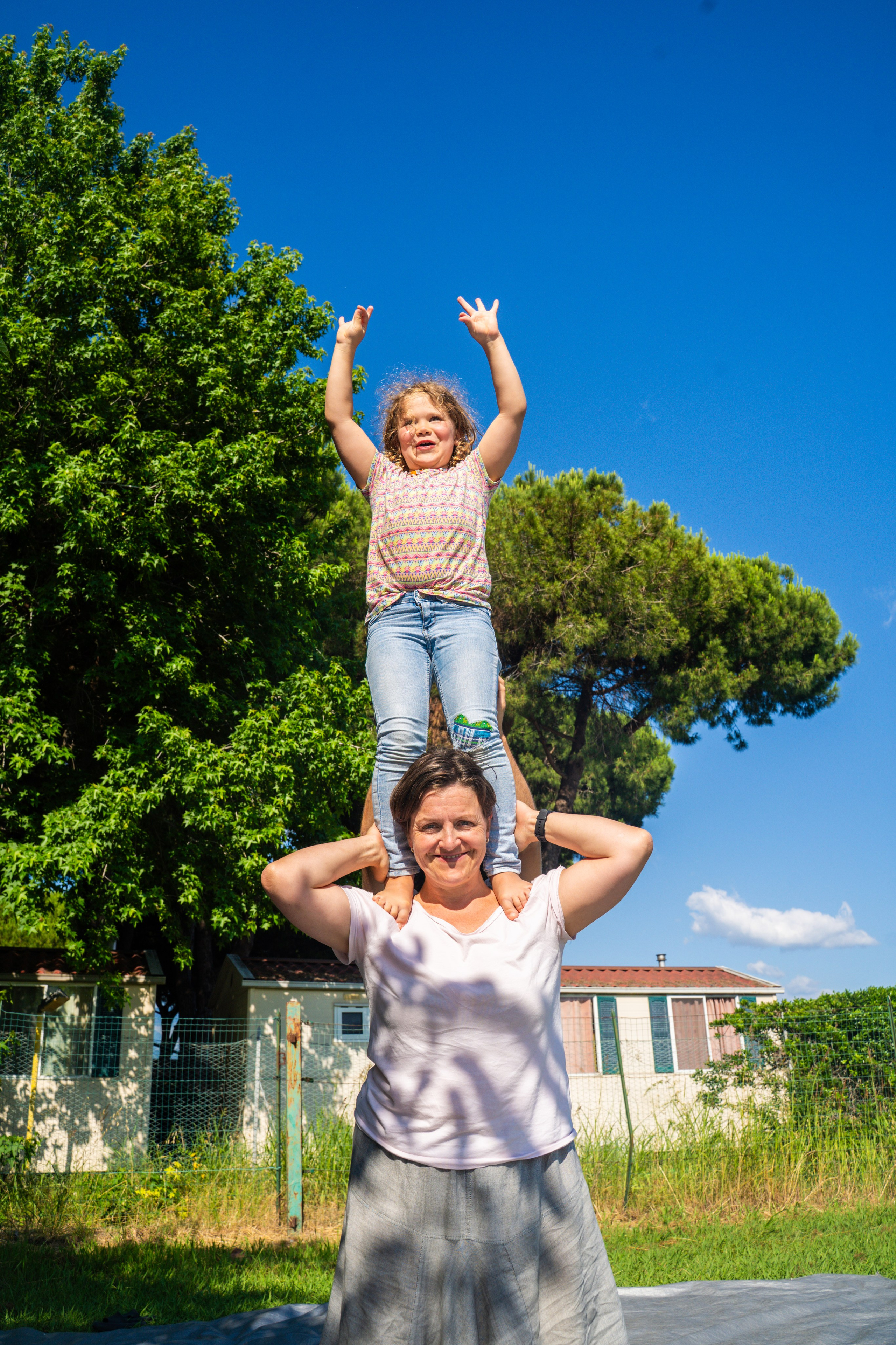 Детская игровая контактная импровизация. Семейные лагеря в Европе с Ниной Янечковой и Ириной Зиновьевой