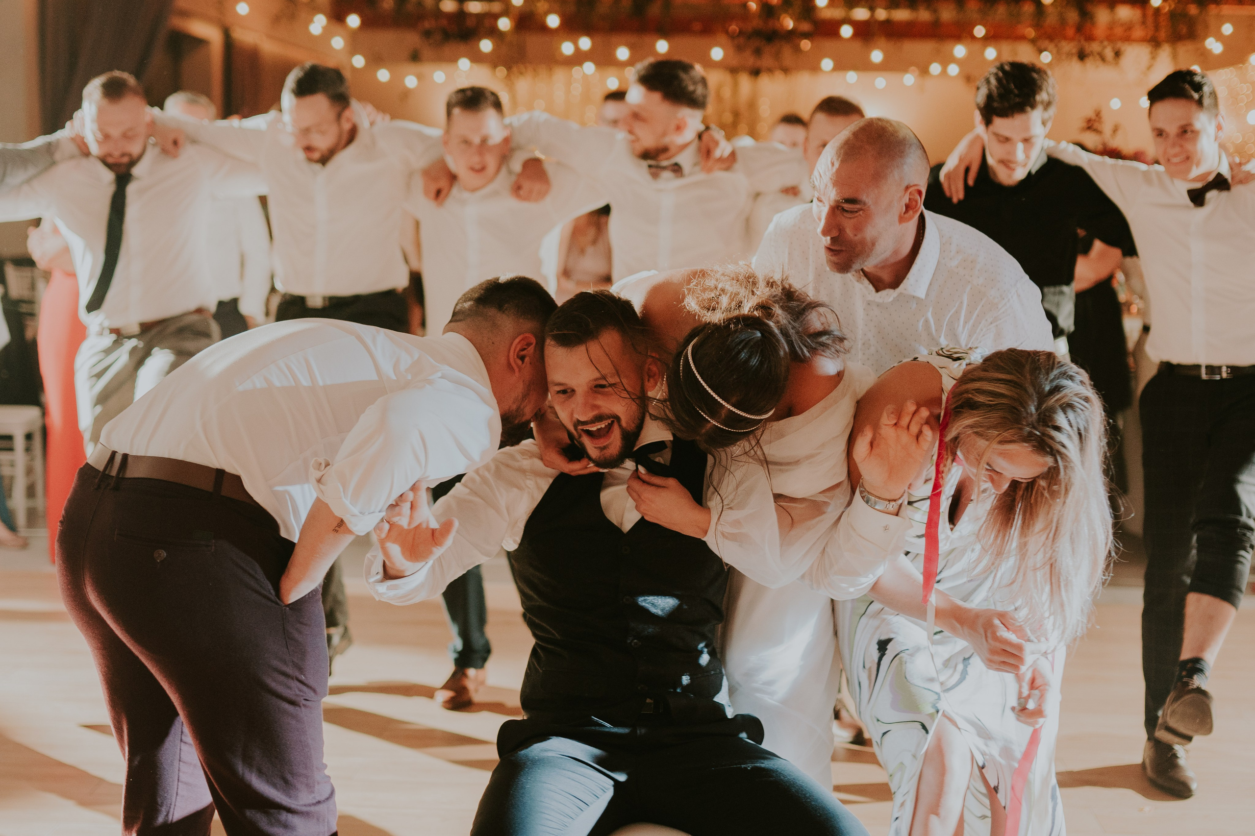 Sala Koralowa w Jaworzu: Opowieść o ślubie Nikoli i Kacpra. Karkowskafoto - fotografia miłości