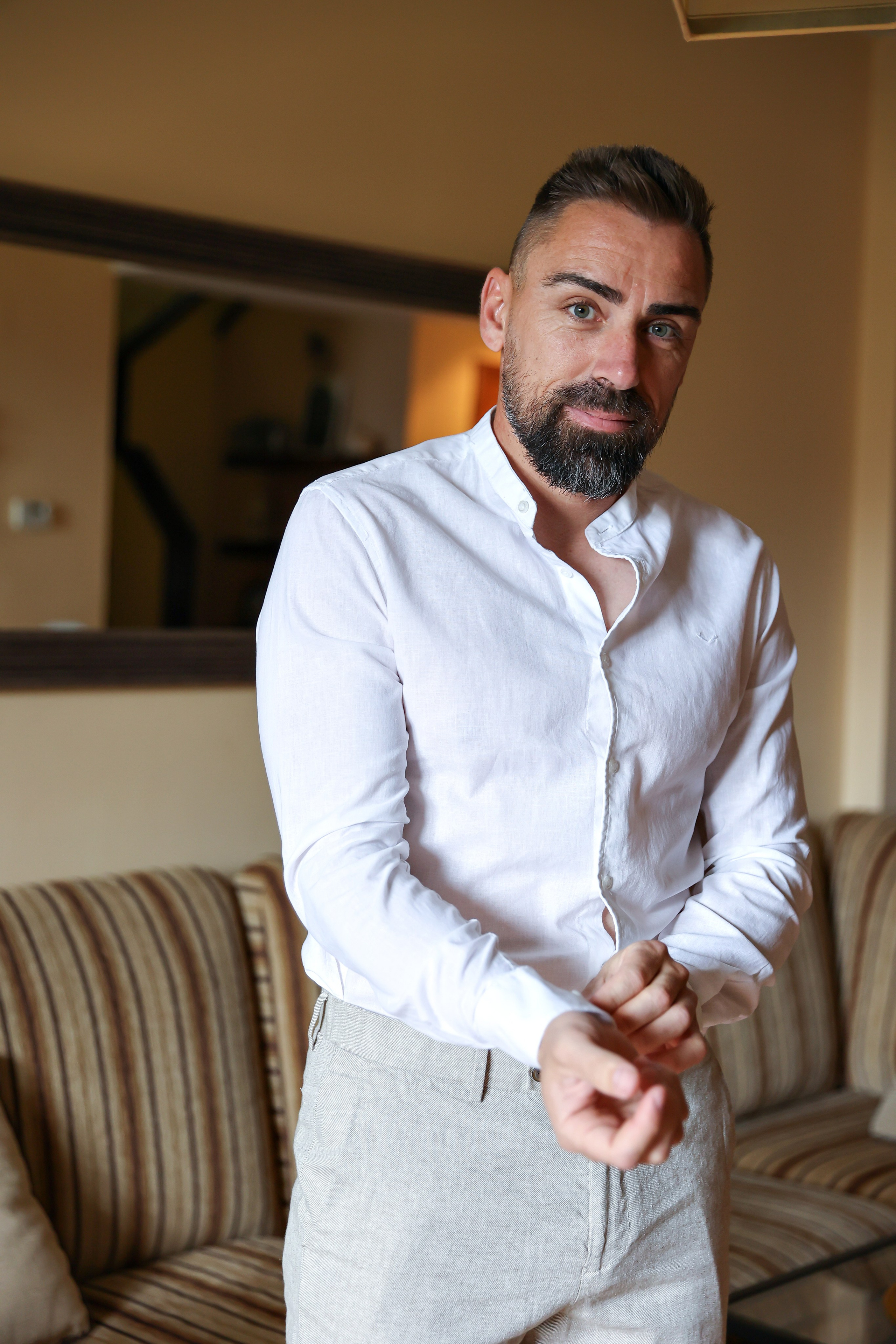 ~Él~. Fotografía de Eventos, Embarazo y Familiar en Pirineos