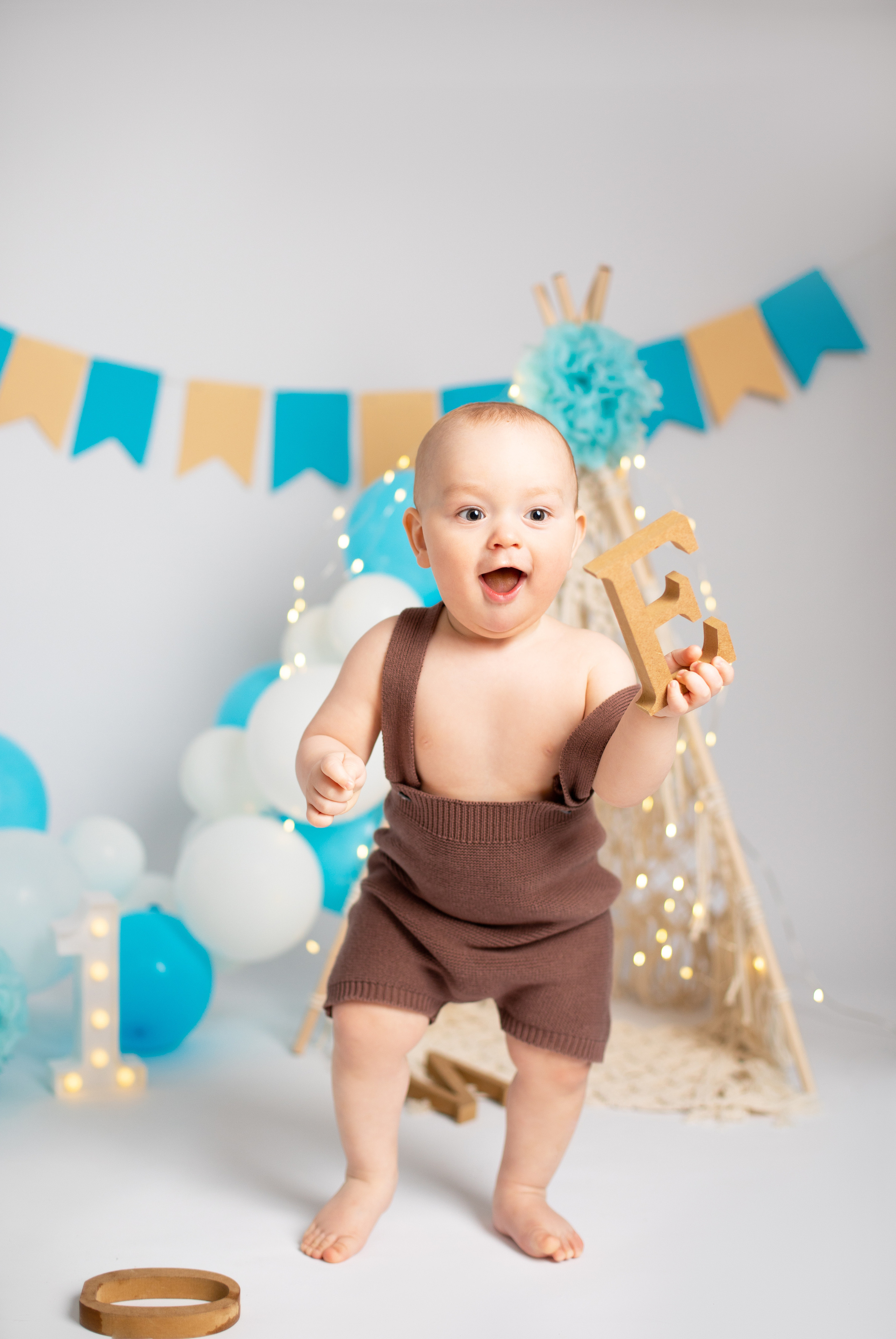 CAKE SMASH ja 1 V KUVAUKSET. Valokuvaaja Itä-Uudellamaalla Viktoria photography