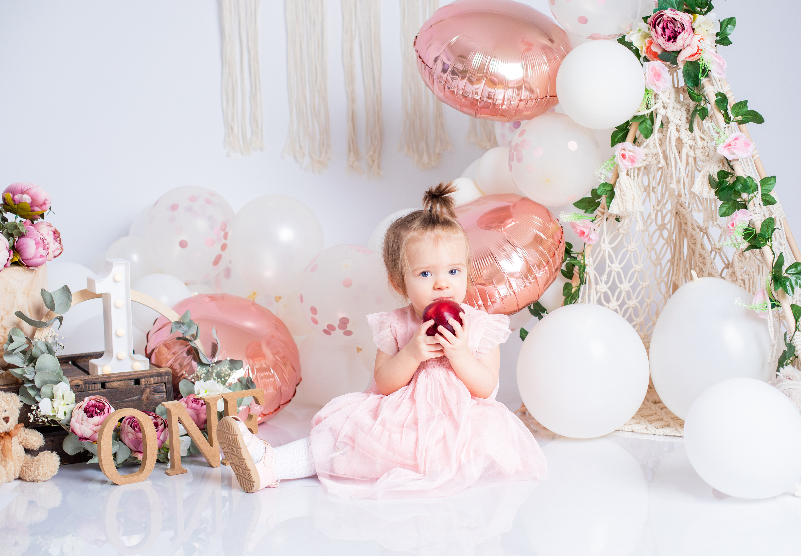 CAKE SMASH ja 1 V KUVAUKSET. Valokuvaaja Itä-Uudellamaalla Viktoria photography