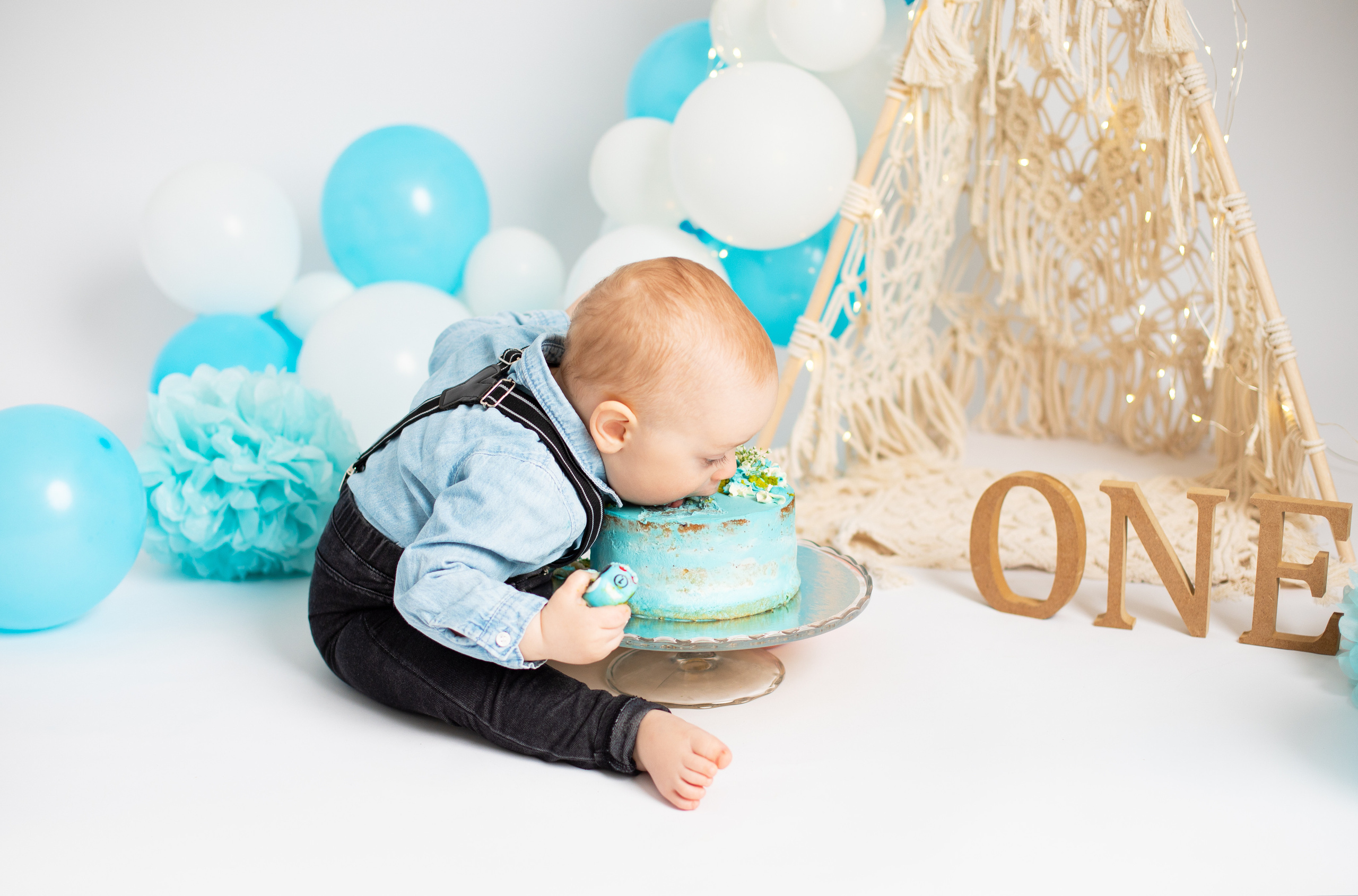 CAKE SMASH ja 1 V KUVAUKSET. Valokuvaaja Itä-Uudellamaalla Viktoria photography