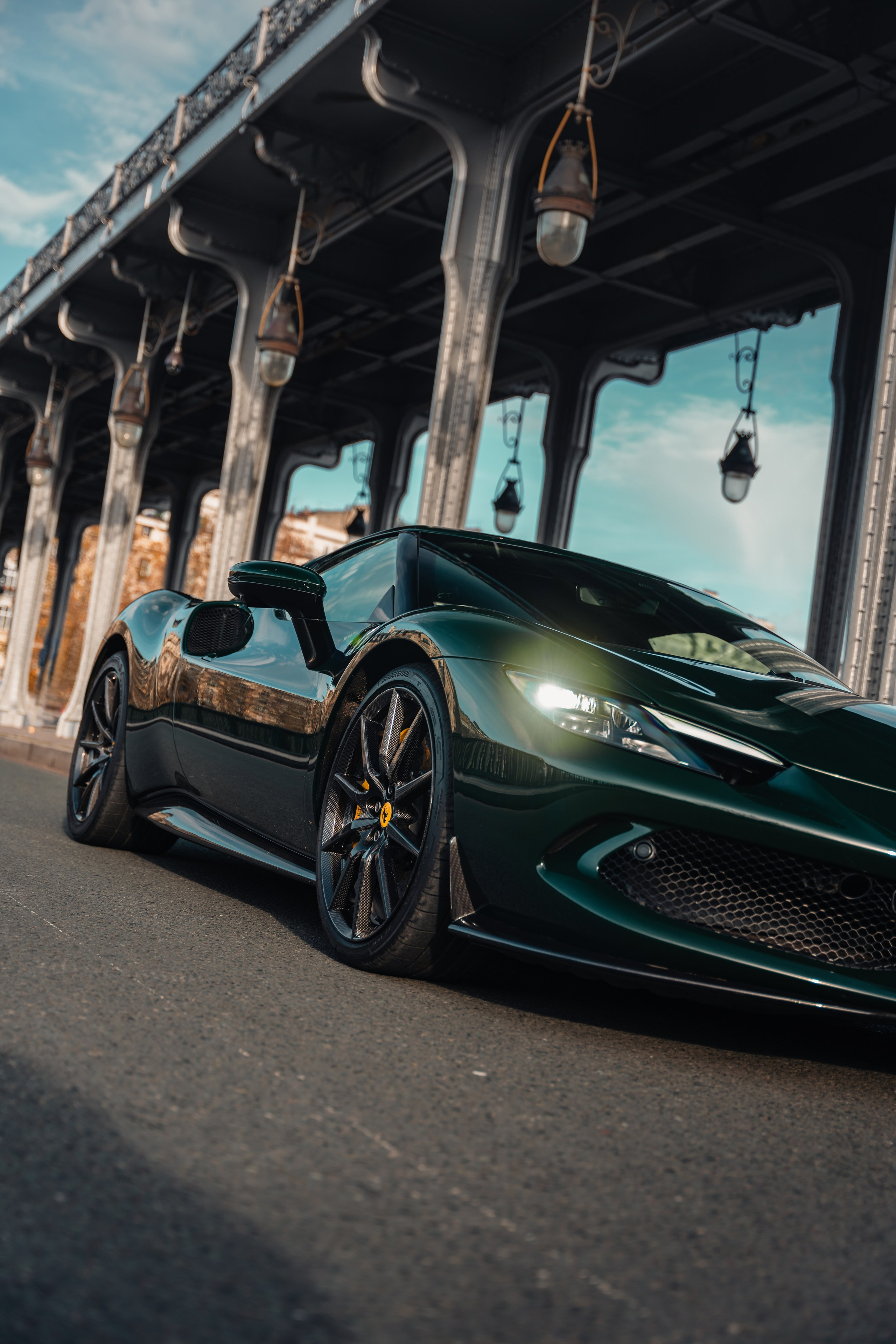 Ferrari 296 GTB. Photographe de voitures à Paris — Vitalii Motruk