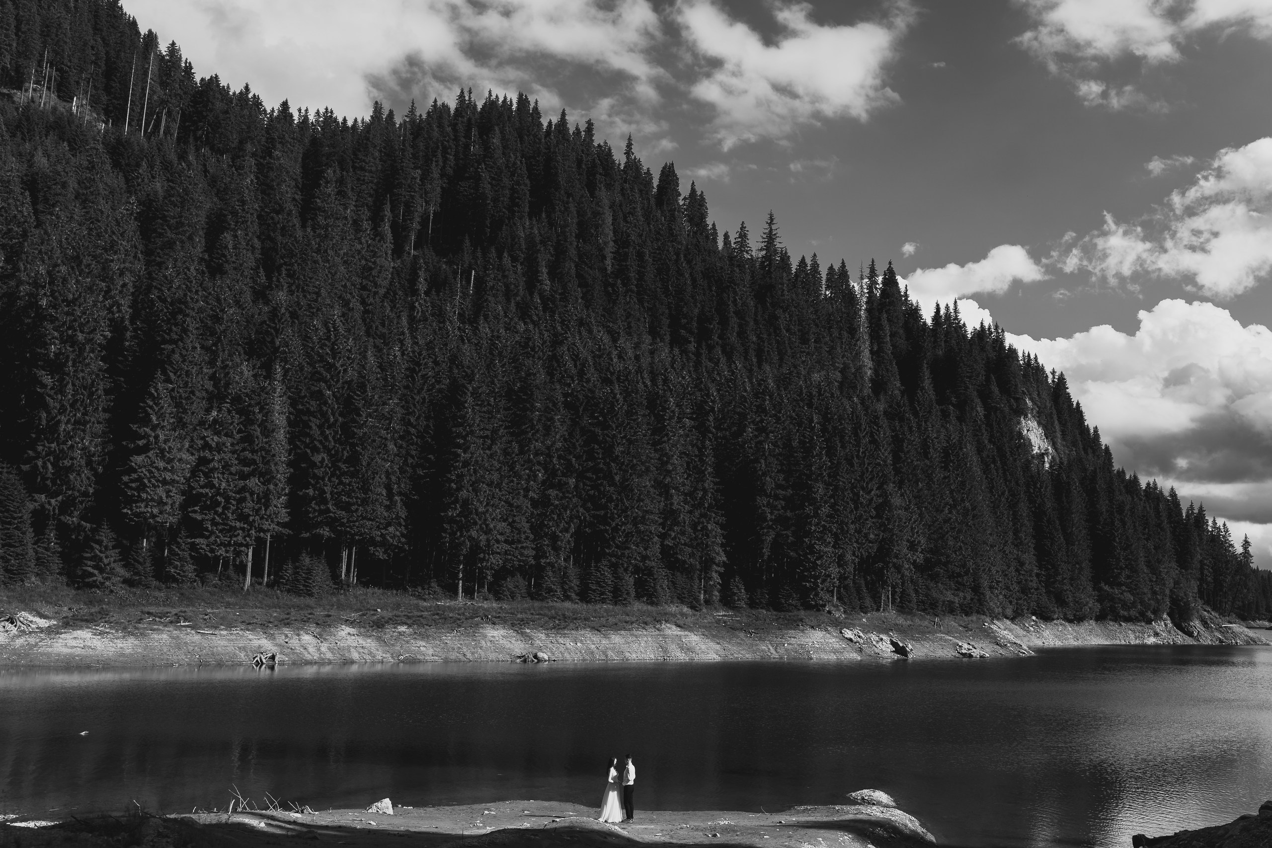 Trash the Dress la Lacul Bolboci  | Mihai Popa Fotograf. Fotograf Nuntă & Botez București - Mihai Popa | Dincolo de oameni, imortalizez emoții!