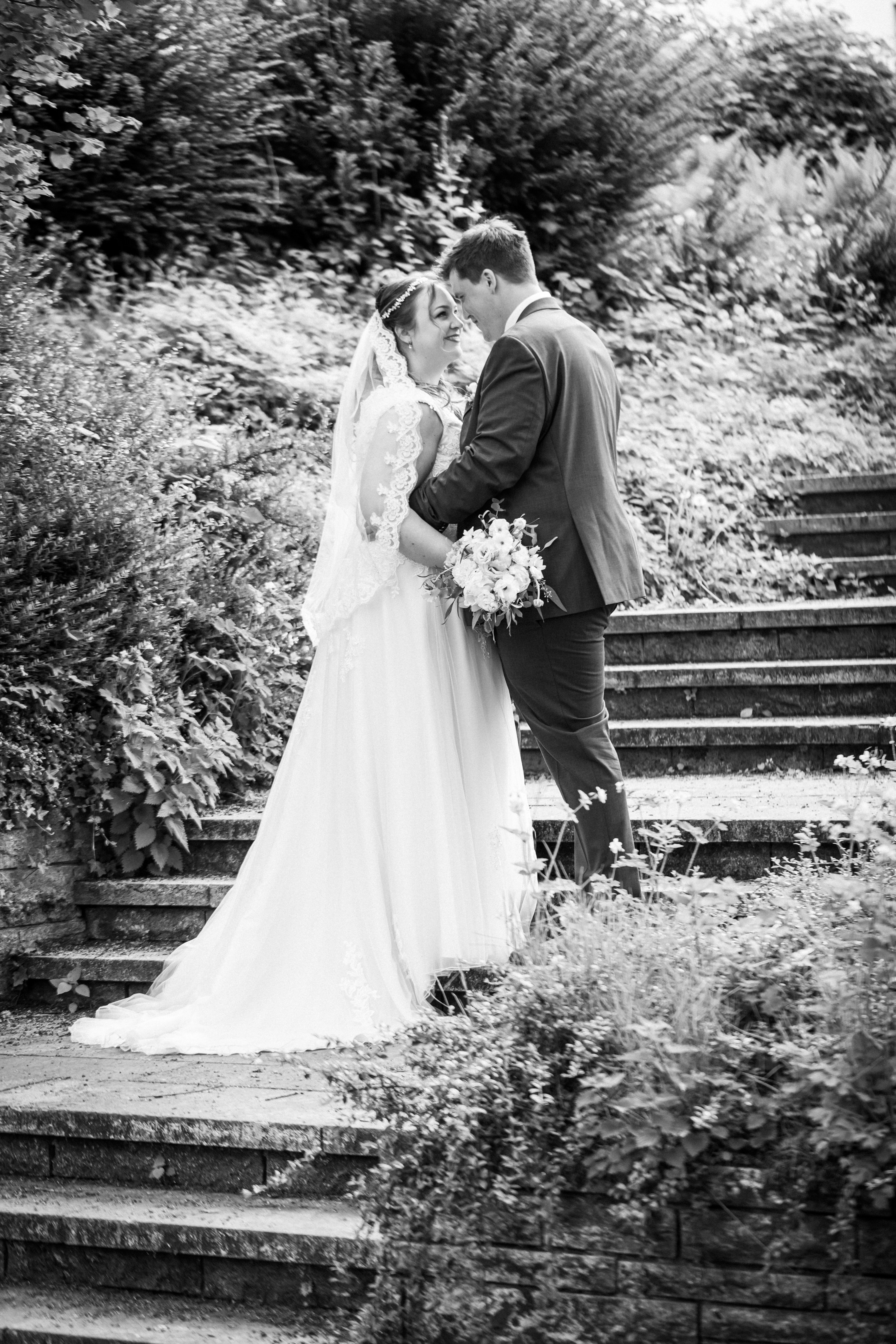 Kirchliche Trauung in Oerlinghausen. Hochzeitfotograf in Bielefeld