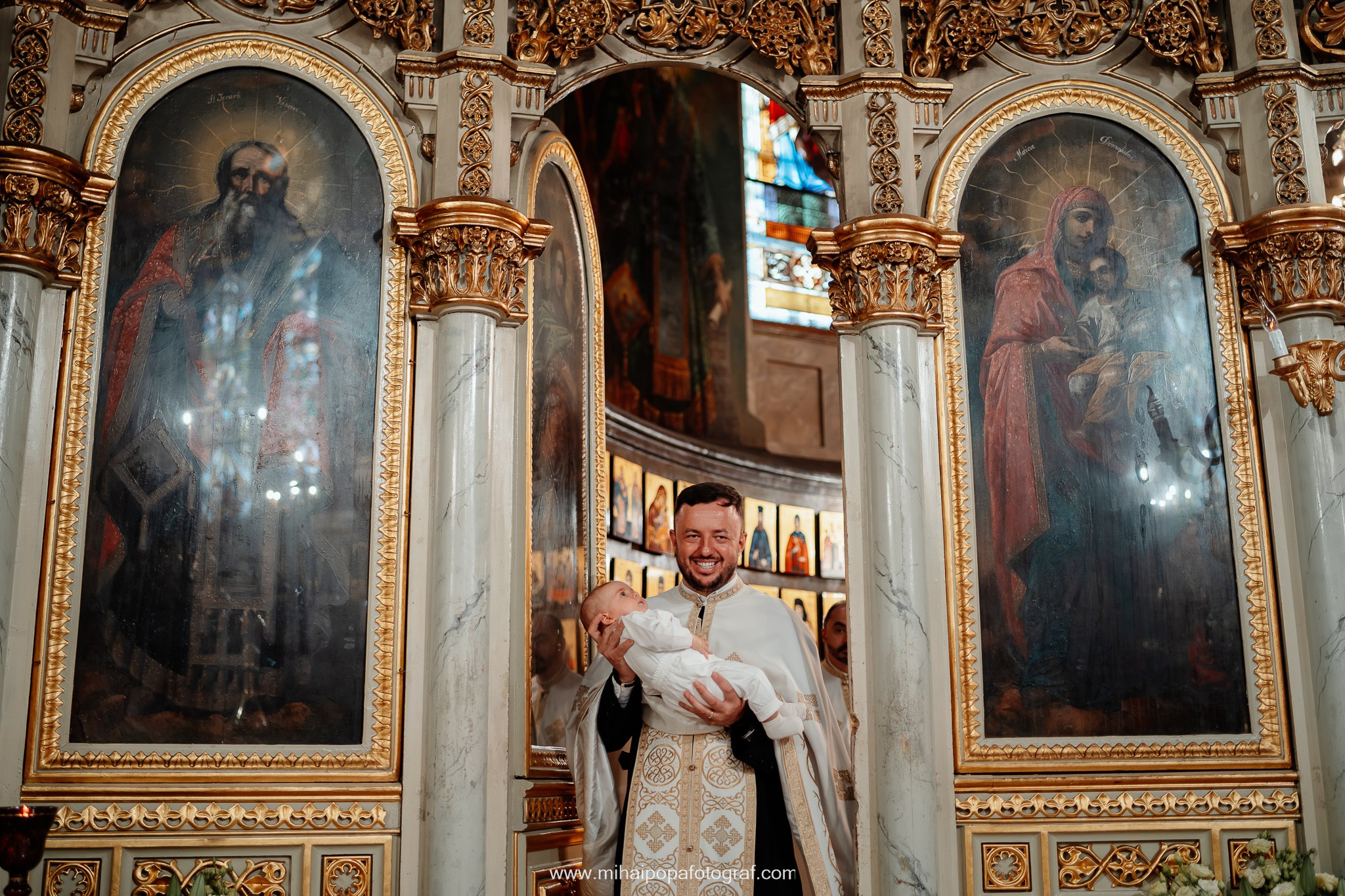 Fotograf de Botez în Bucuresti- Mihai Popa Fotograf. Fotograf Nuntă & Botez București - Mihai Popa | Dincolo de oameni, imortalizez emoții!
