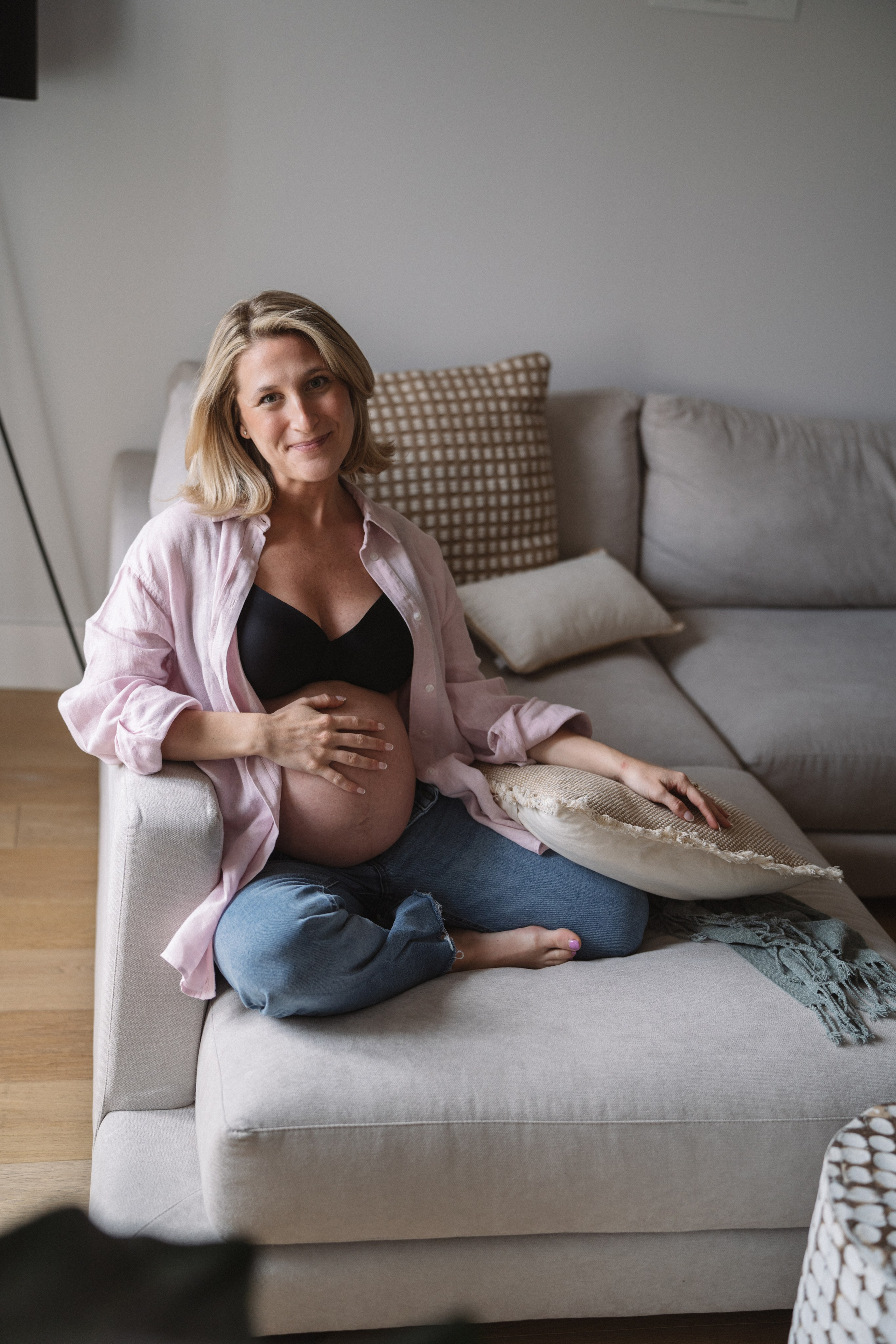 Pregnancy and family portrait photographer. maternity photoshoot. Photographer in Madrid, Spain. Alyona Belyaninova