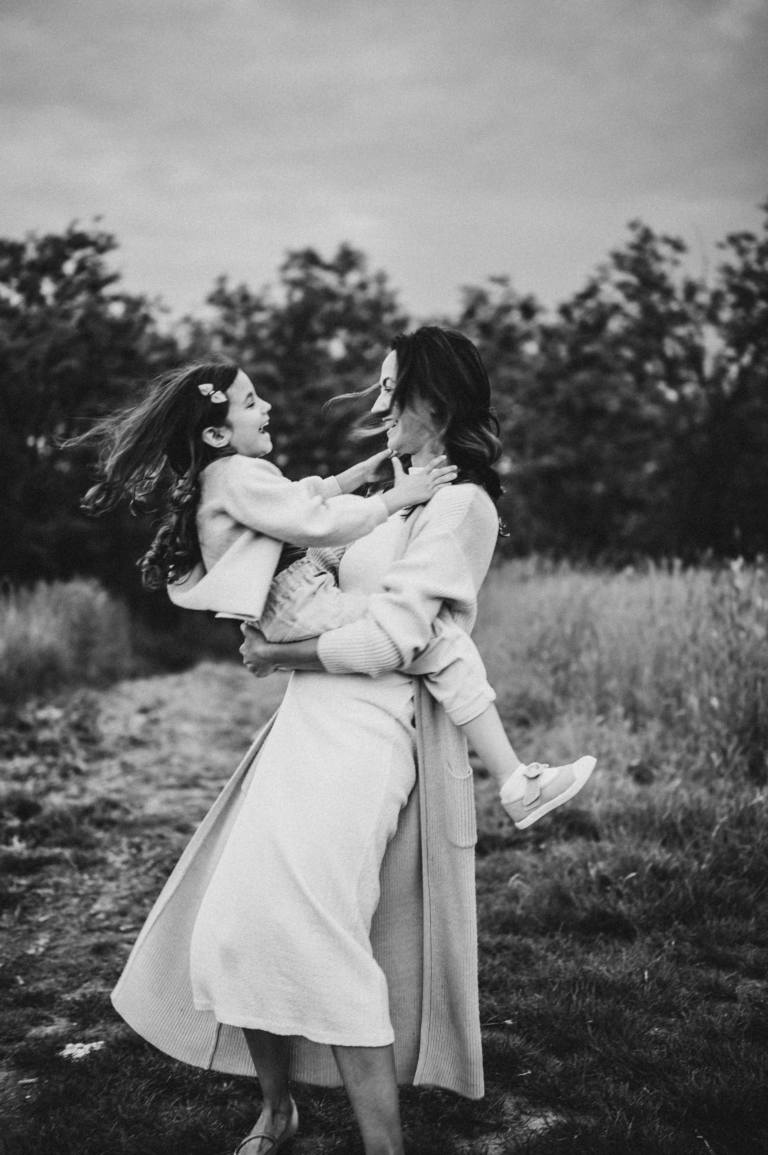 Bojana i Srna / mammy and me photosession. Deciji i porodicni fotograf u Beogradu Oksana Skendzic