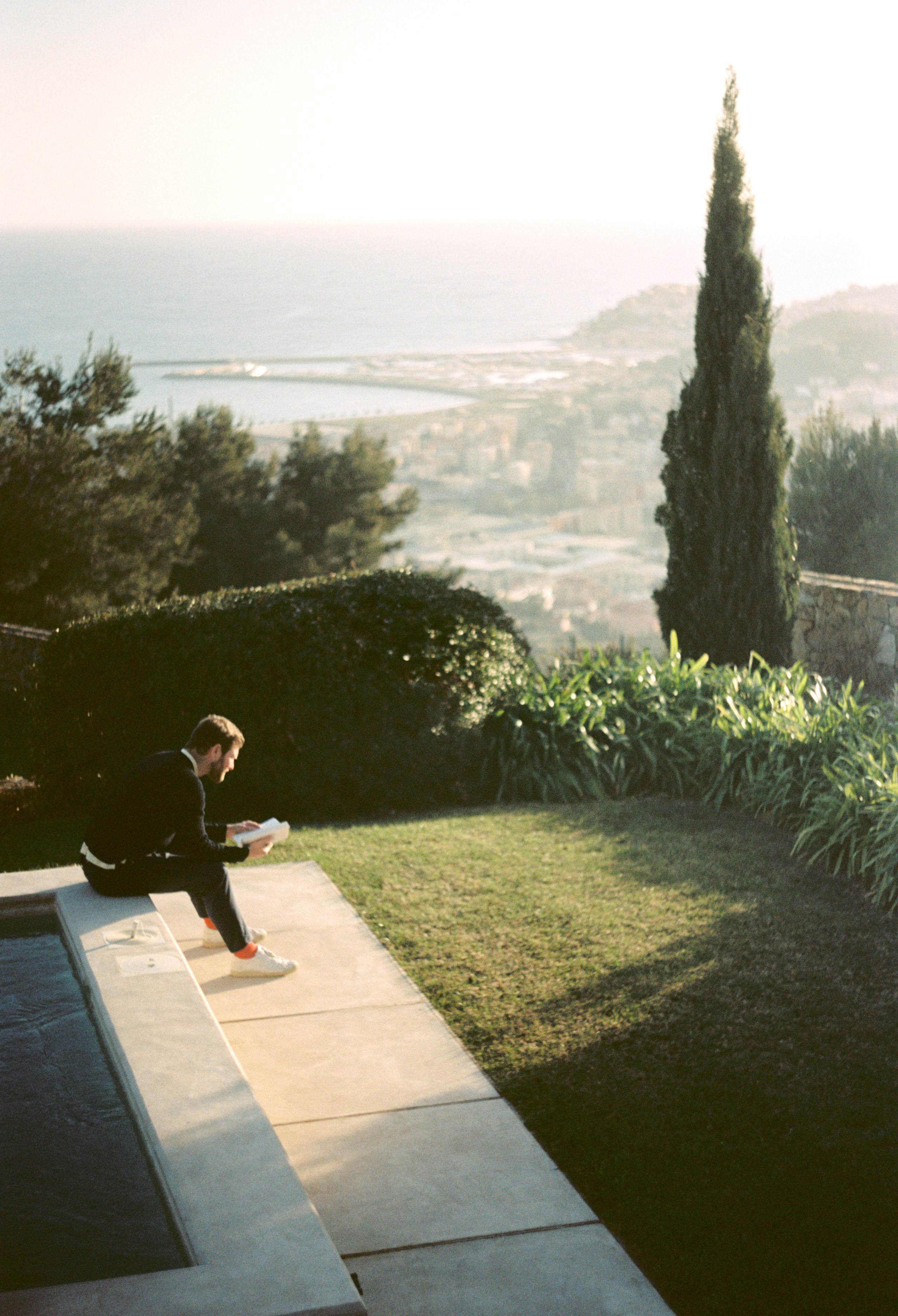 Welcome beyond. Ksenia Marchand/ Lifestyle photographer in Paris