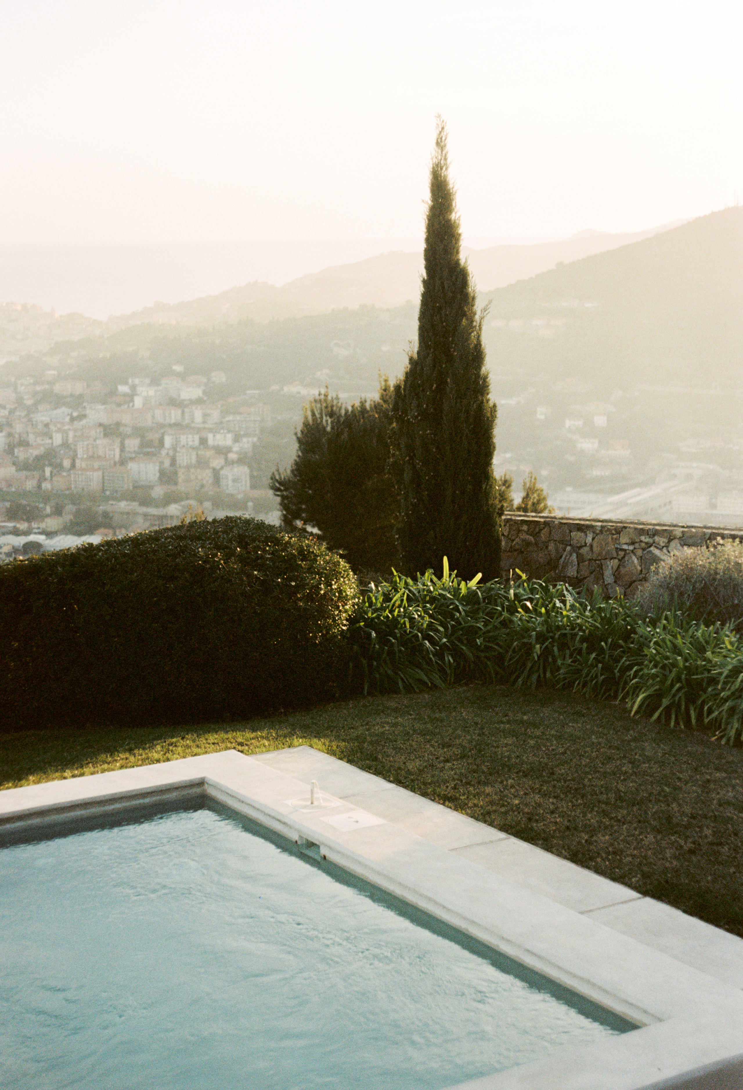 Welcome beyond. Ksenia Marchand/ Lifestyle photographer in Paris