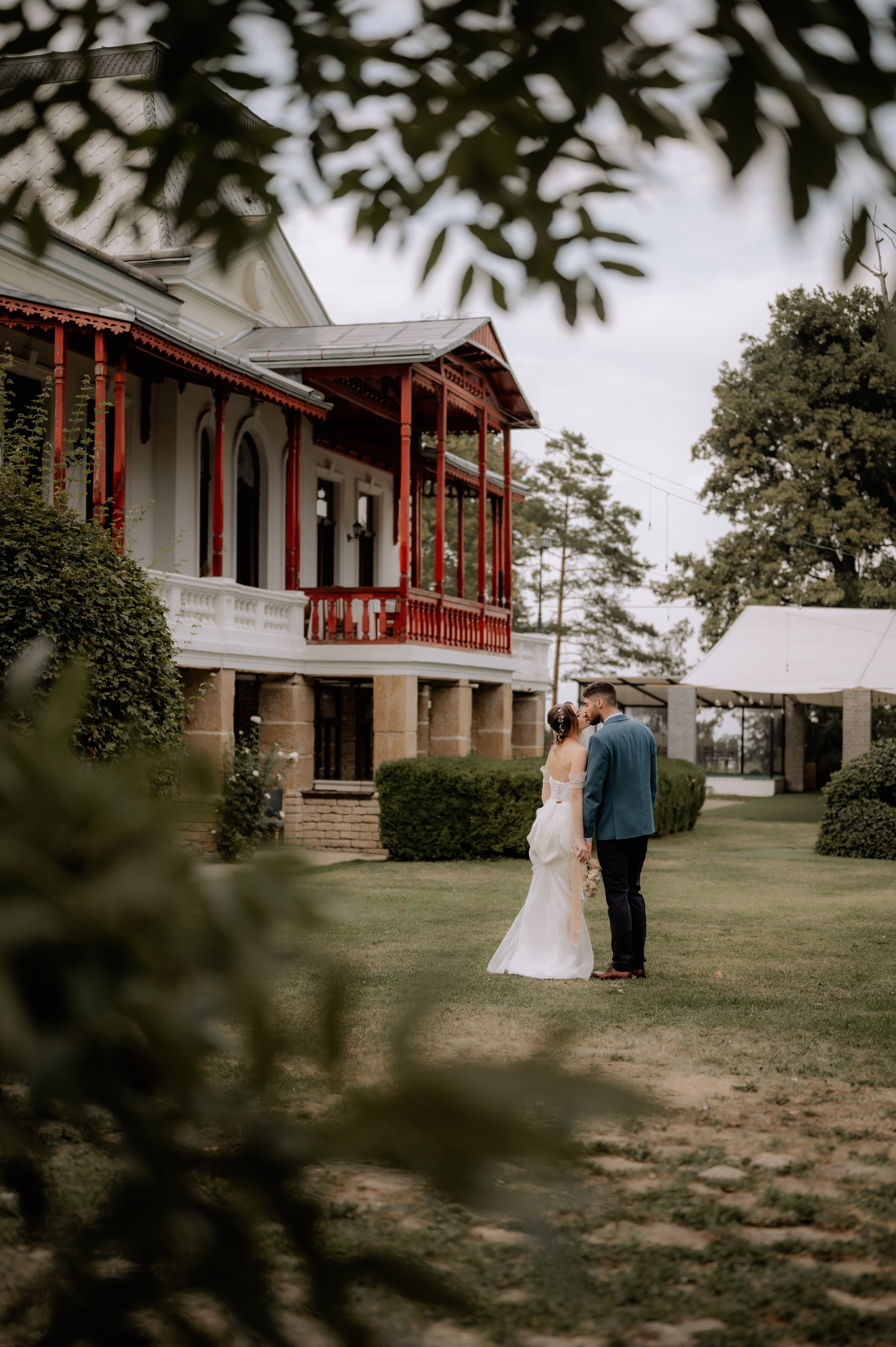 Servicii foto video profesionale de nunta, la cel mai bun pret. Proud Vision Weddings | Wedding Photography & Film — Servicii profesionale Foto Video Nunta Iasi