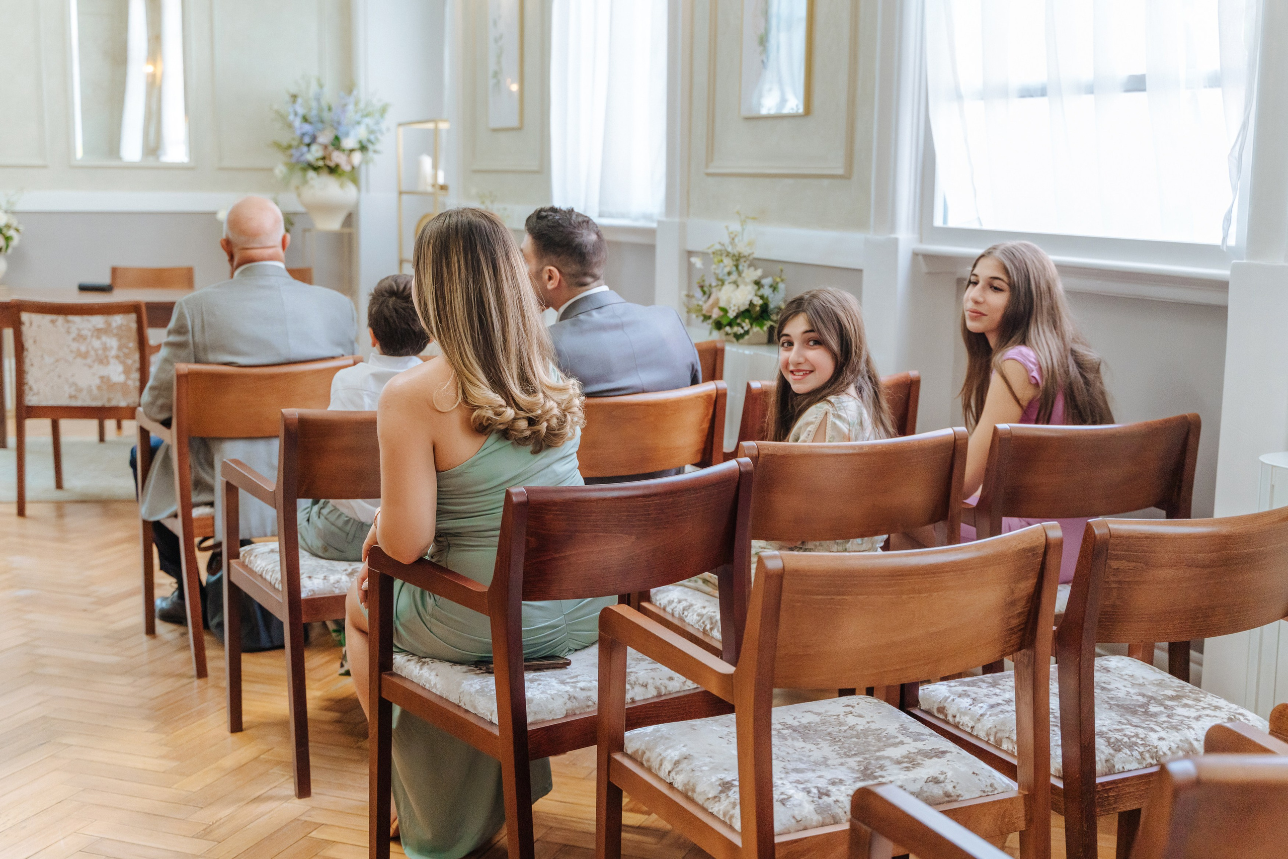 Civil ceremony at Chelsea Old Town Hall,  Wedding in Chelsea, Wedding in London,  wedding photographer in Chelsea, wedding photographer in London