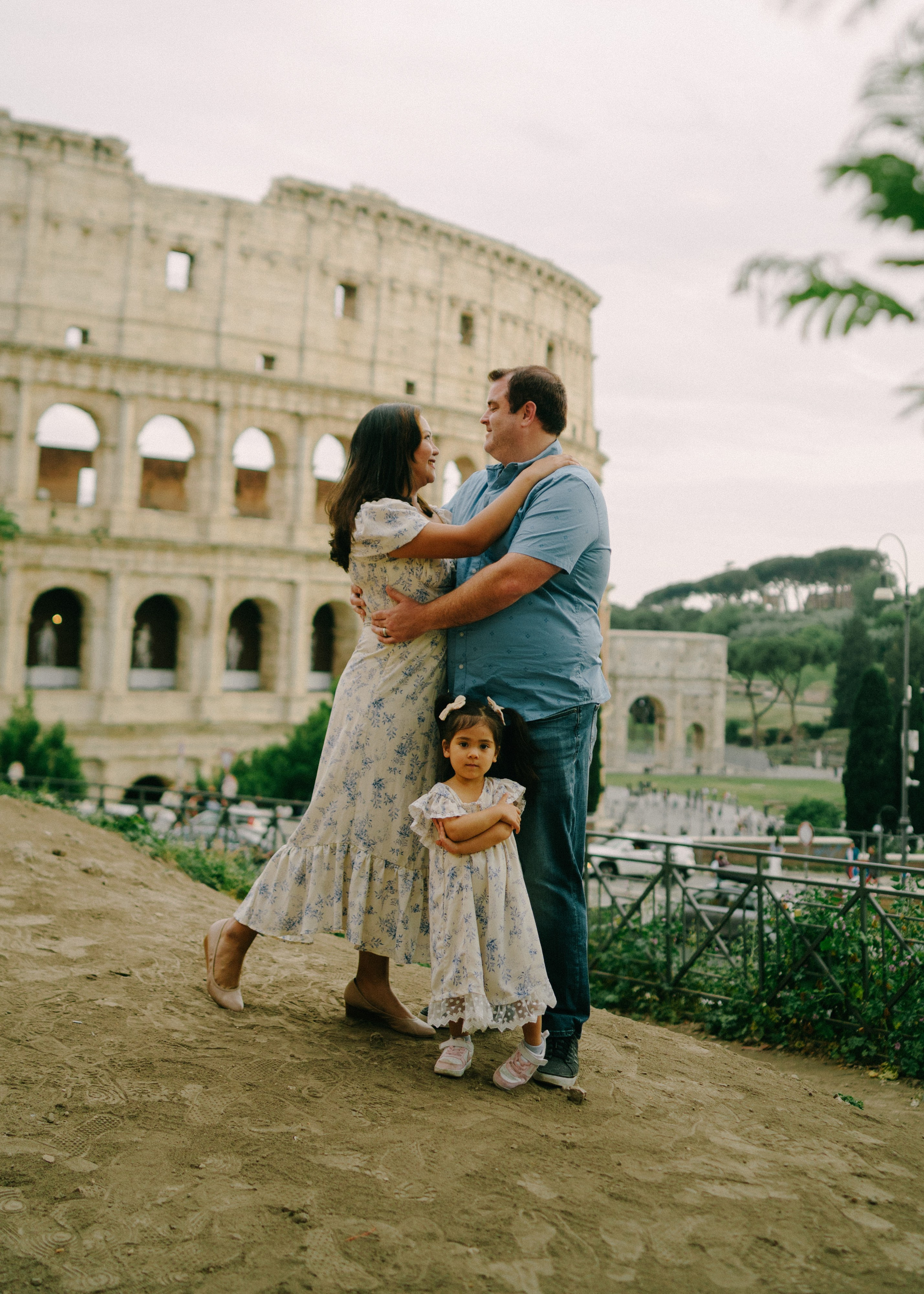 Colosseum Family shoot. Photographer in Rome and Italy. Stas Varych