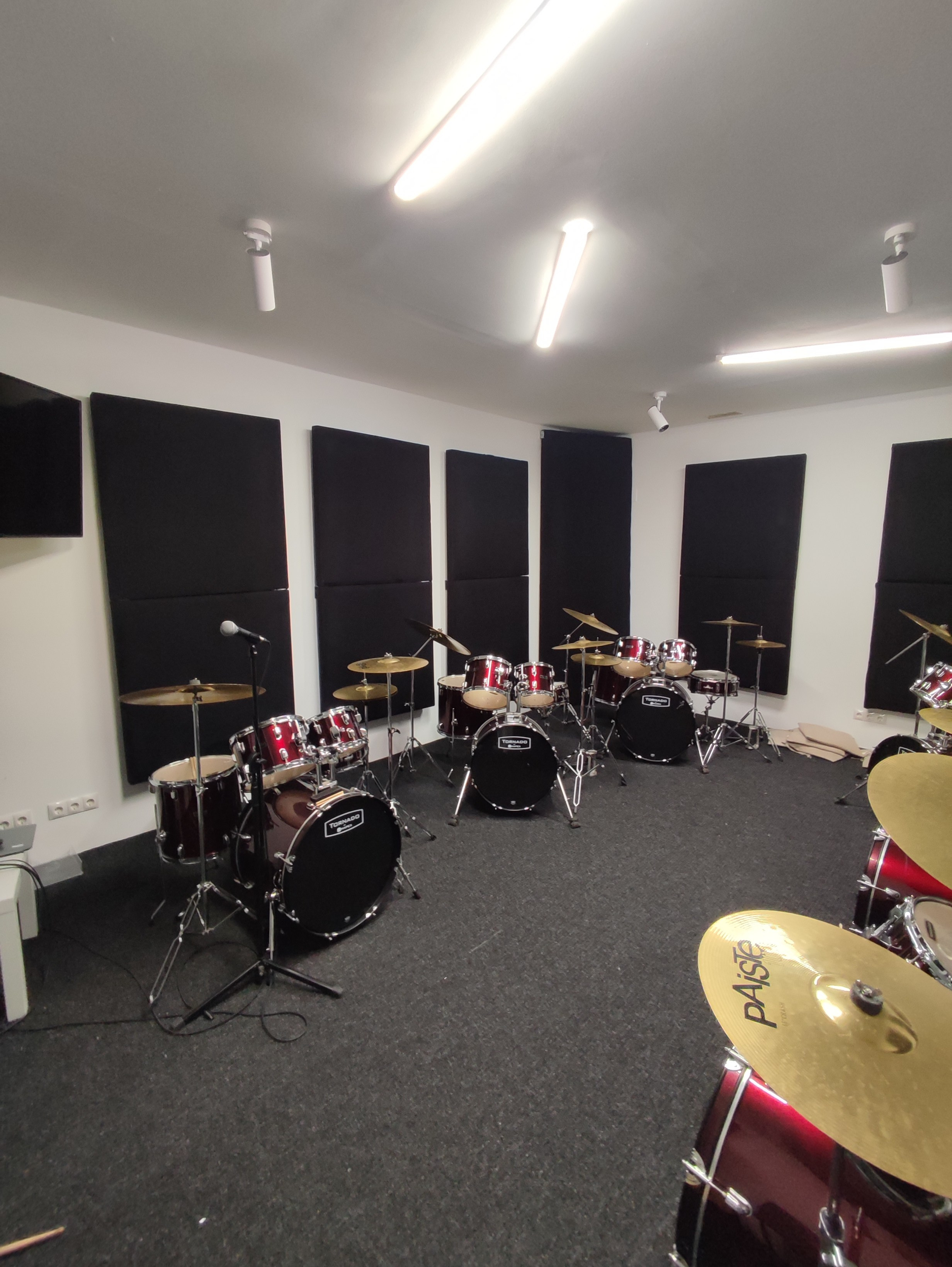 Proyectos. Reformas integrales de pisos, baños y cocinas con aislamiento acústico en Barcelona | B22 Reforma