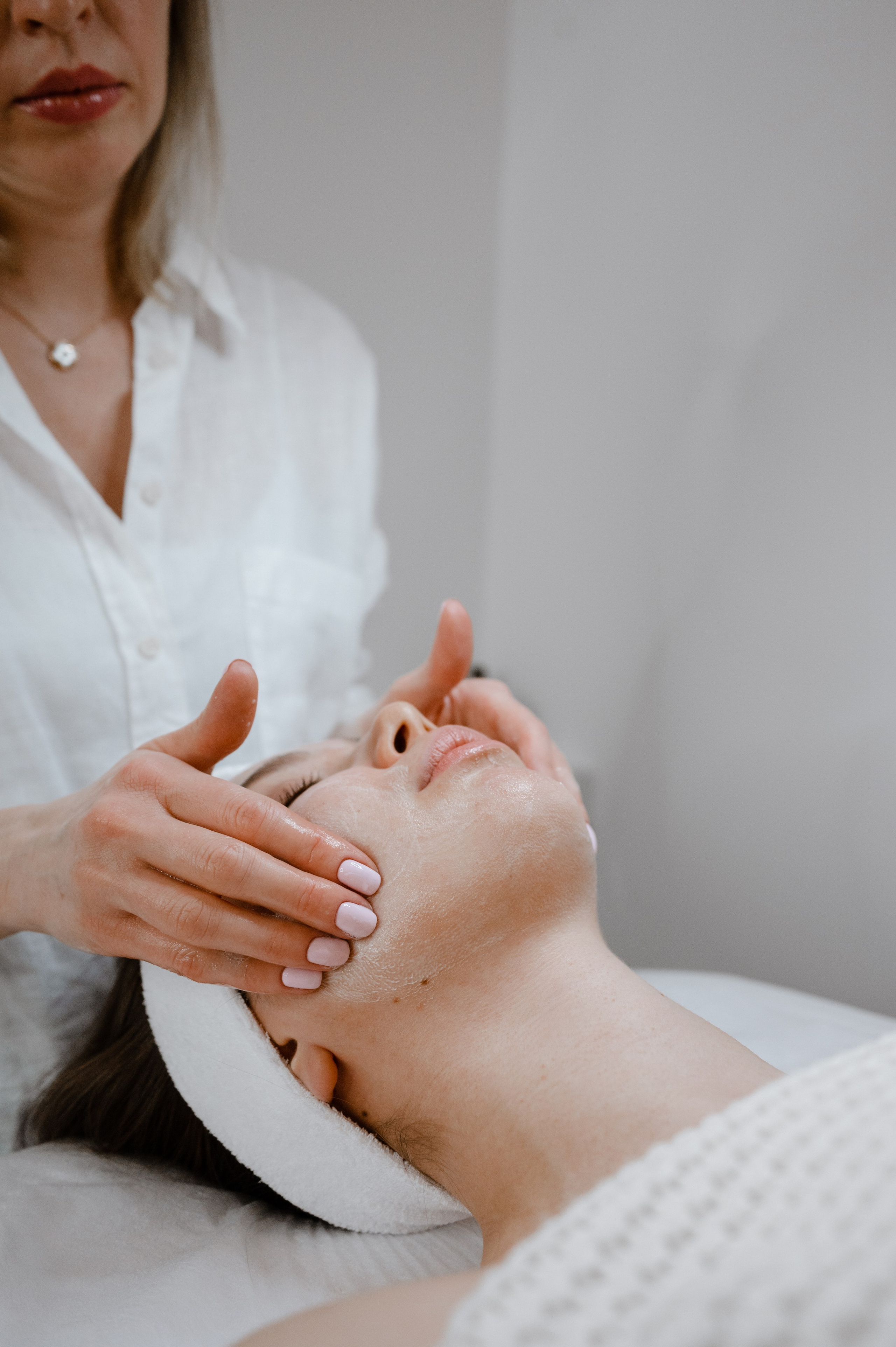 Astudio beauty studio in Prague. ANNA-MARIA PHOTO CONTENT CREATOR — photographer, aesthete, artist, and visual expert for Instagram in Prague